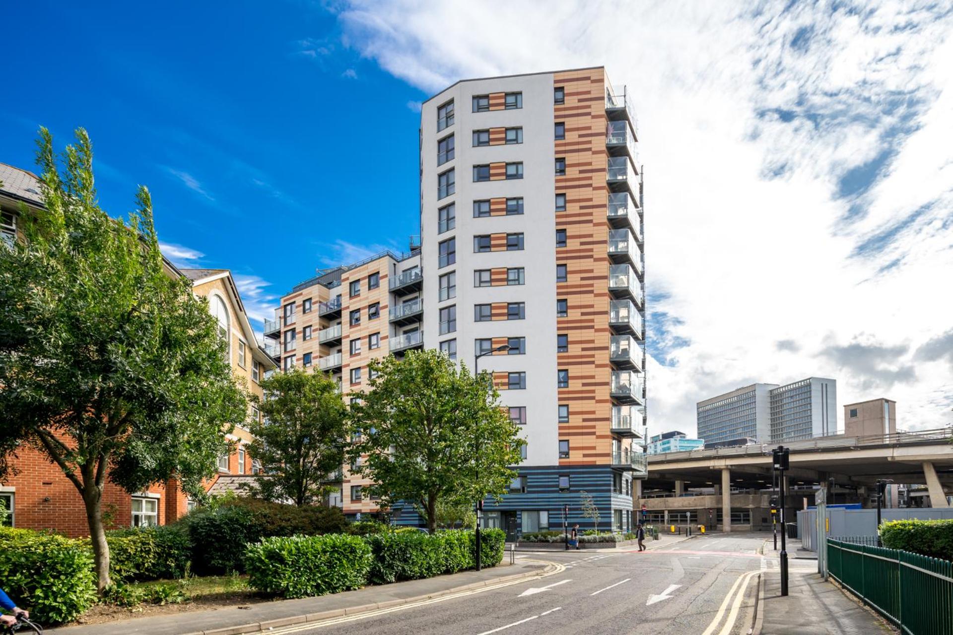 Croydon Vacations - Vertex Luxury Suite - Property Image 4