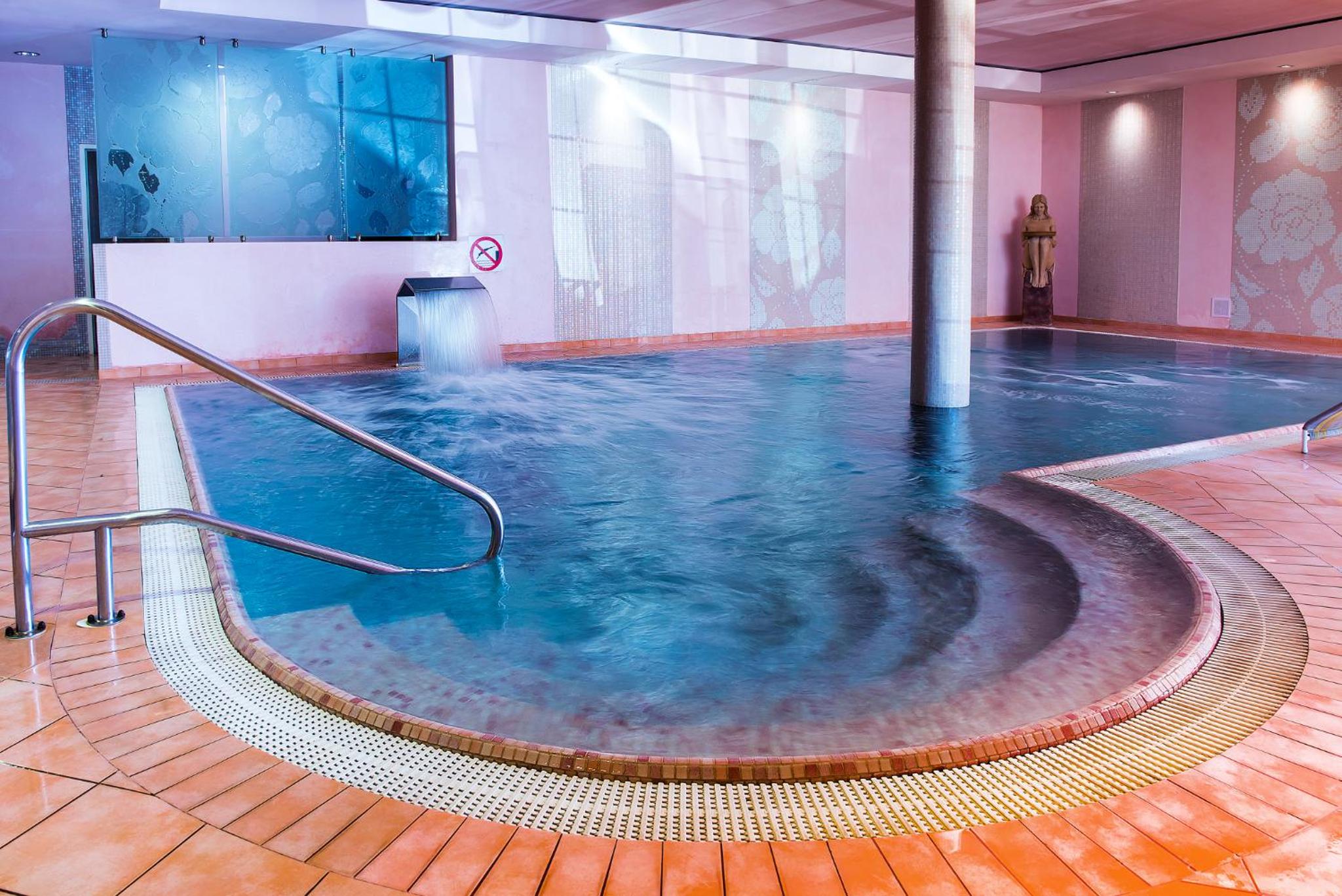 Willa Alexander Resort & SPA - caloroczny kryty BASEN