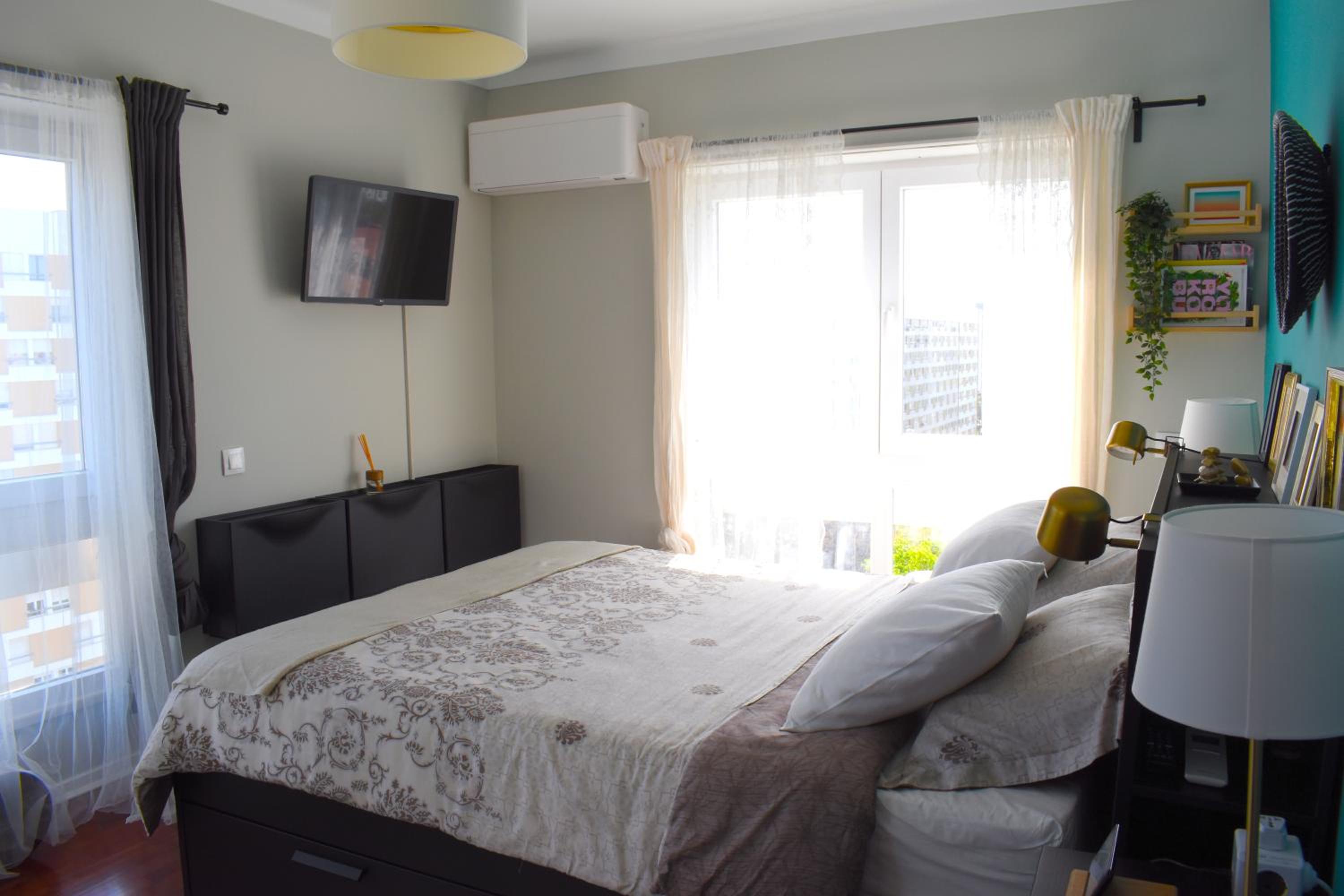 Lisbon Sky View 3BR Home + Near Airport + Free Parking
