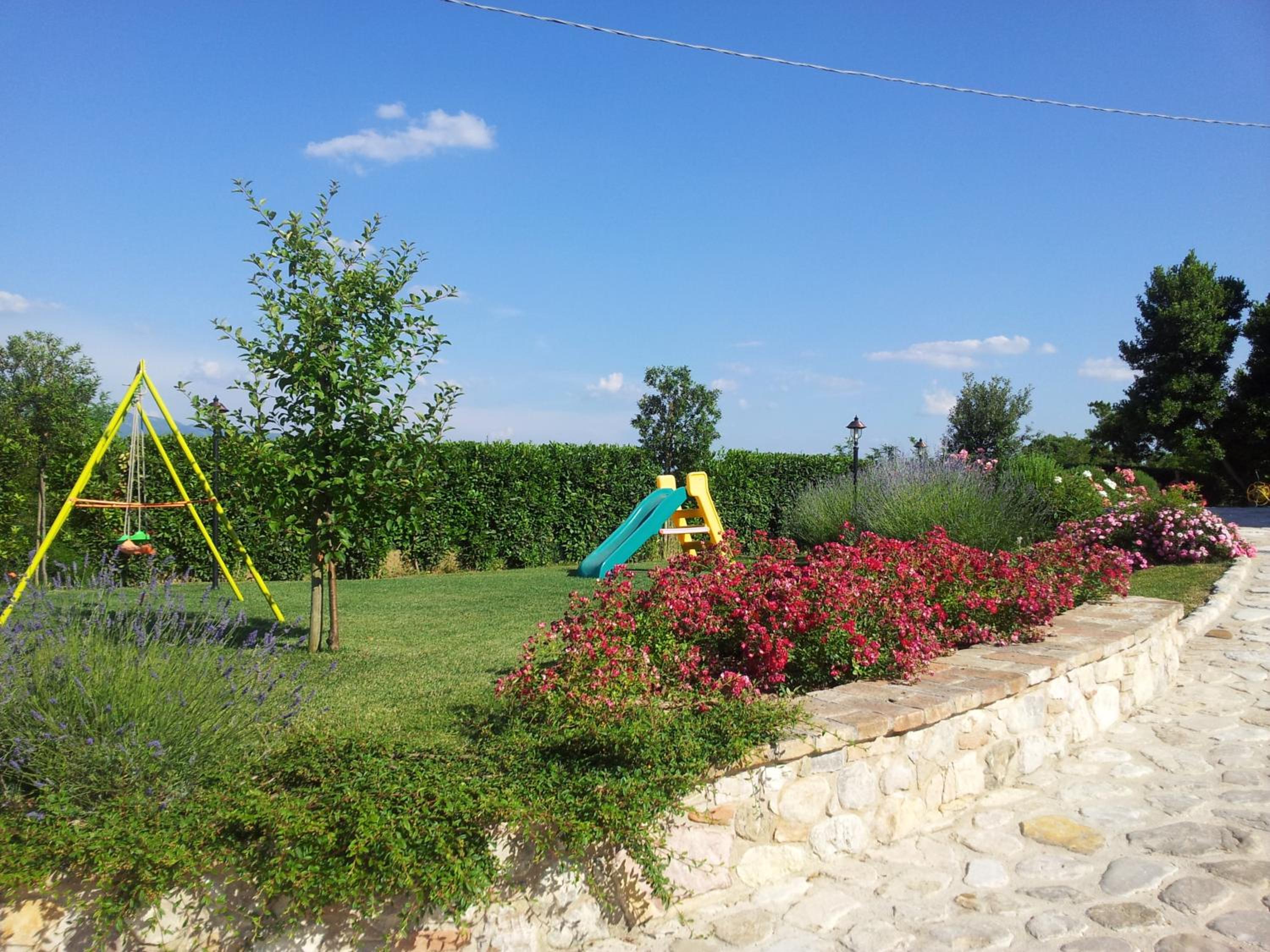 Photo 10