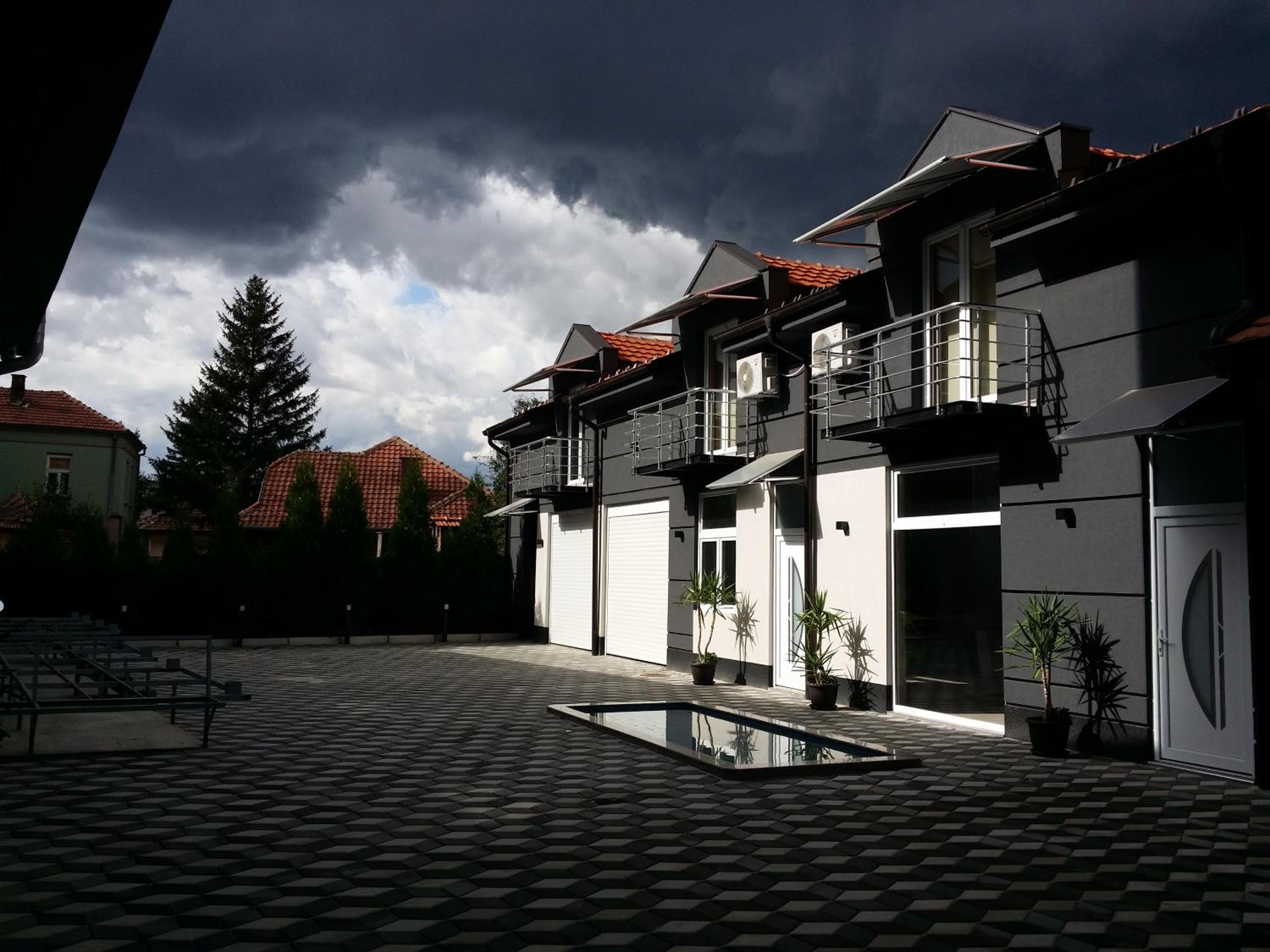 Photo 9