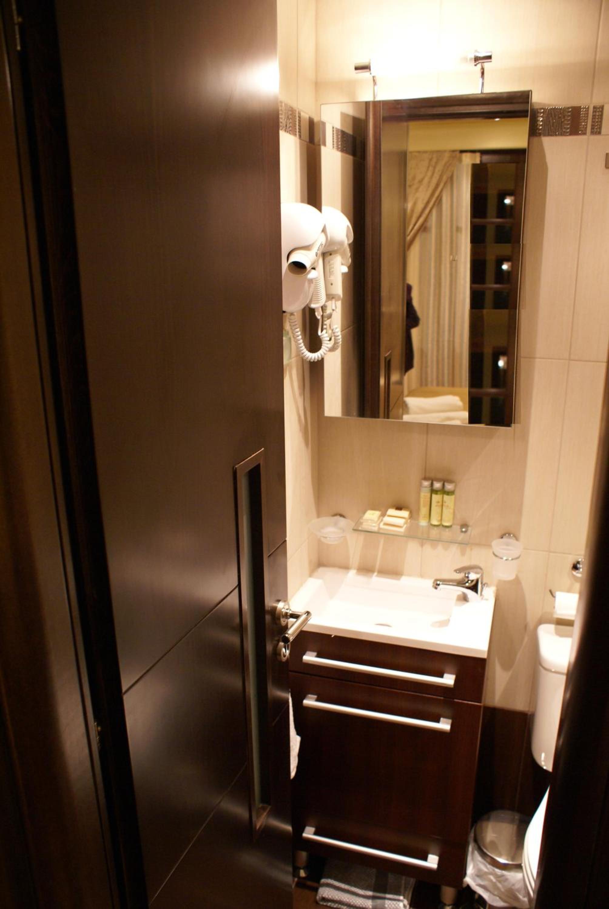 Kaloneri Rooms