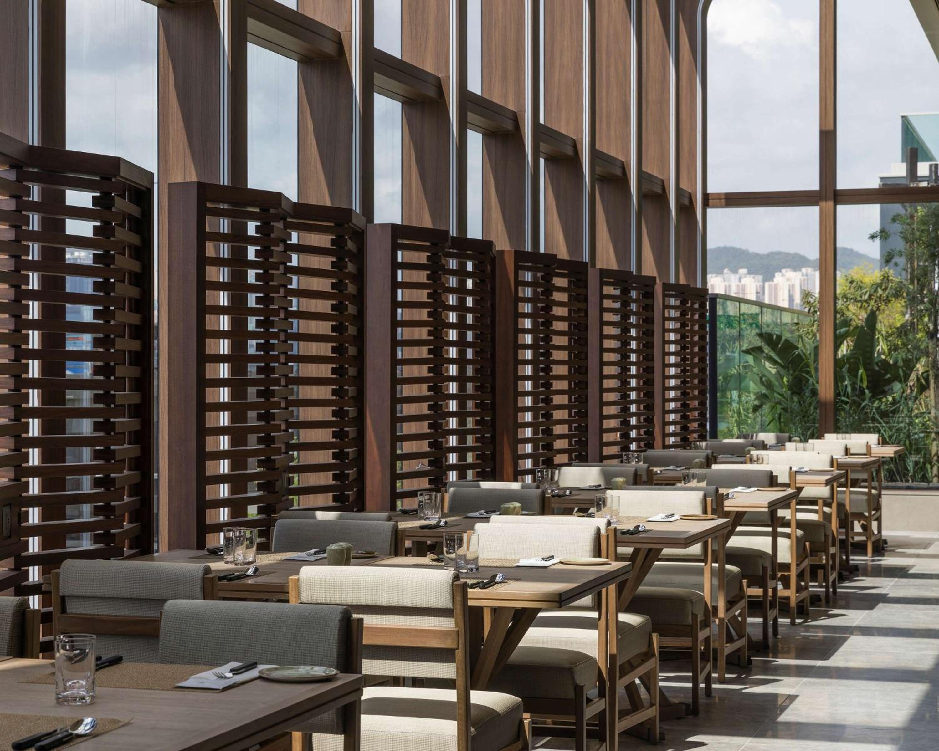 Hyatt Centric Victoria Harbour Hong Kong 7