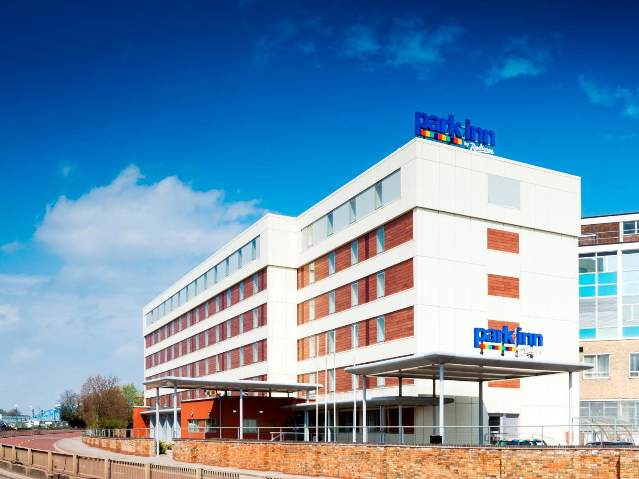 Peterborough Vacations - Park Inn by Radisson Peterborough - Property Image 3