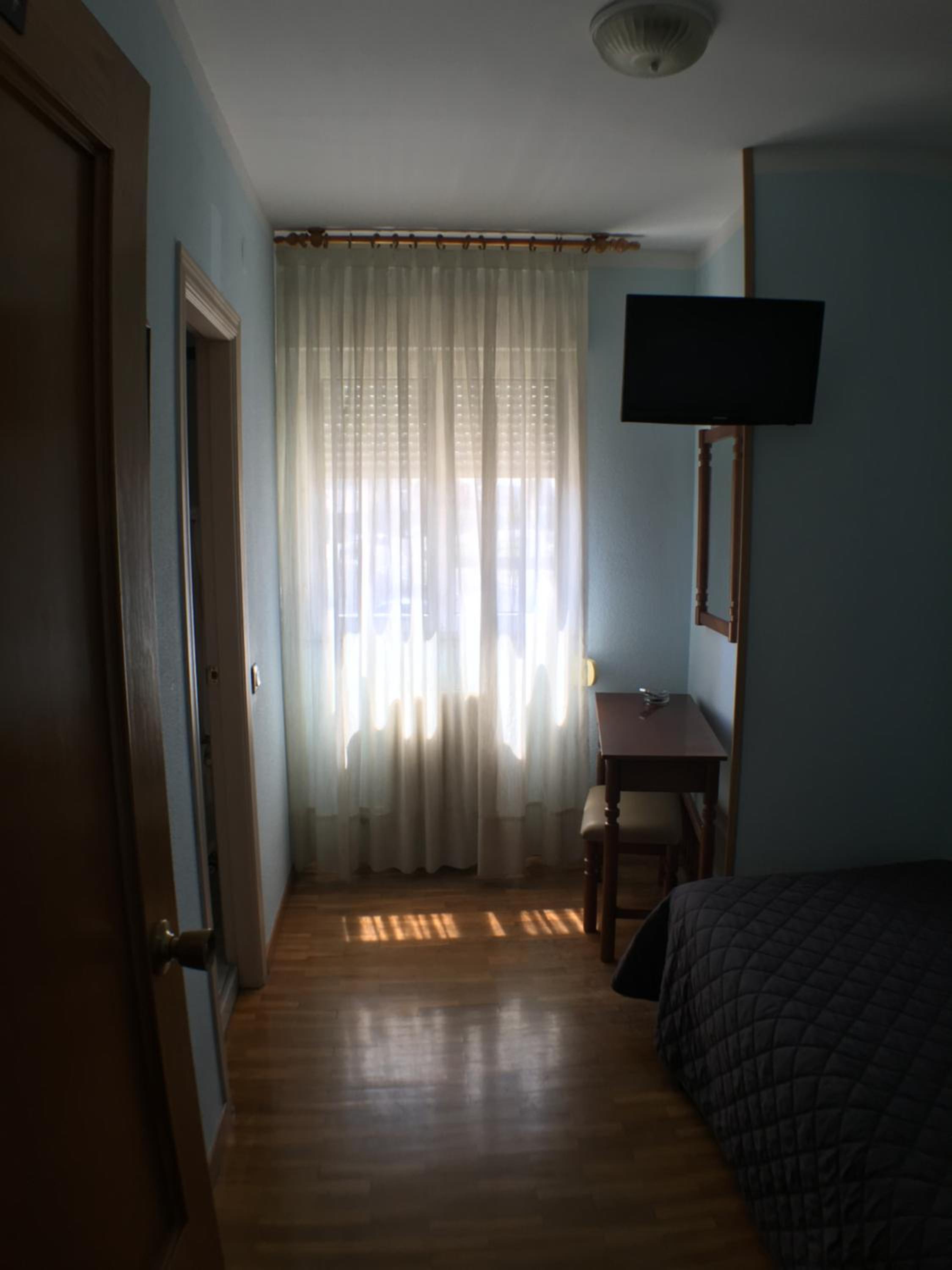 Hostal ** EC León