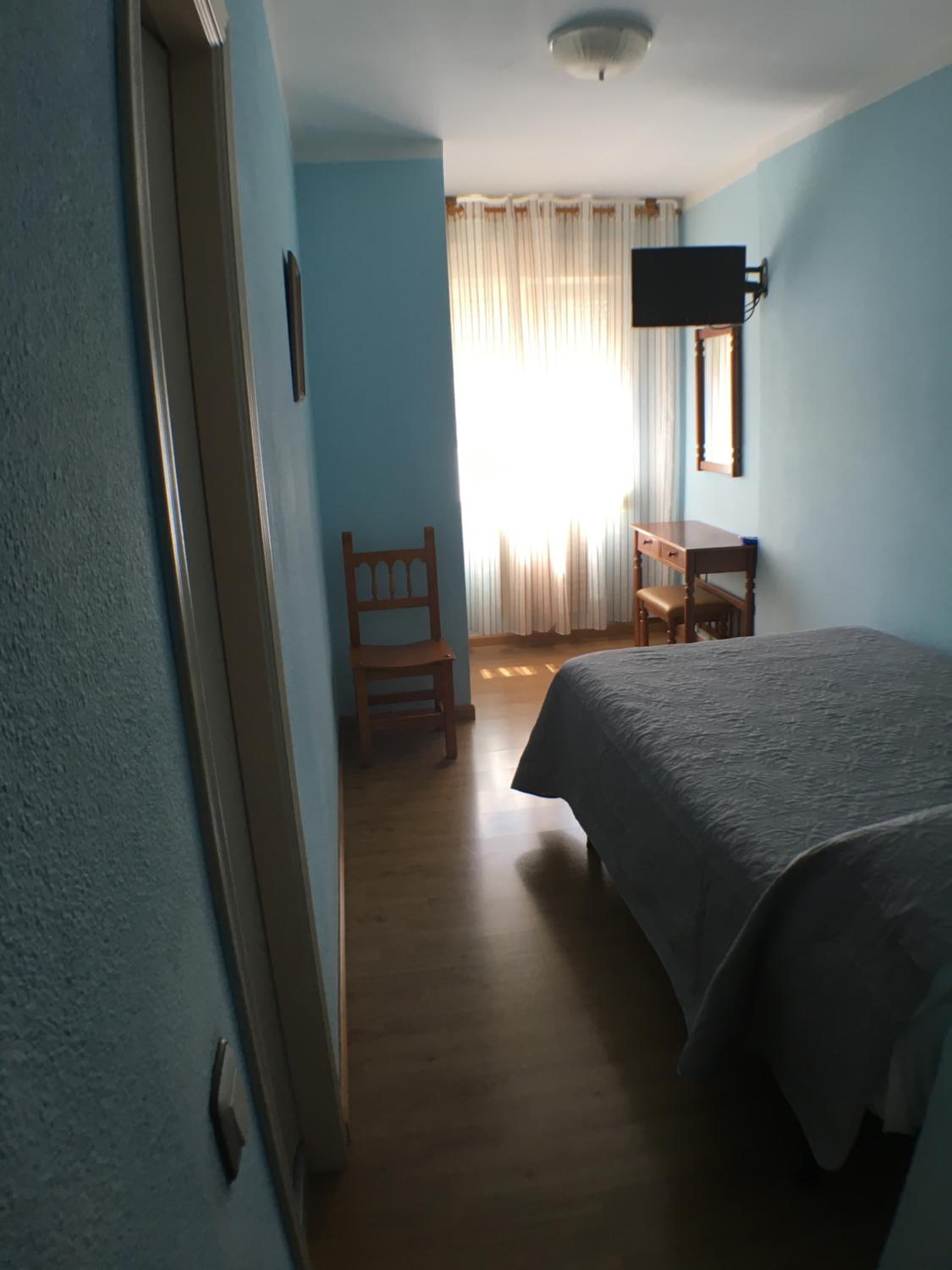 Hostal ** EC León