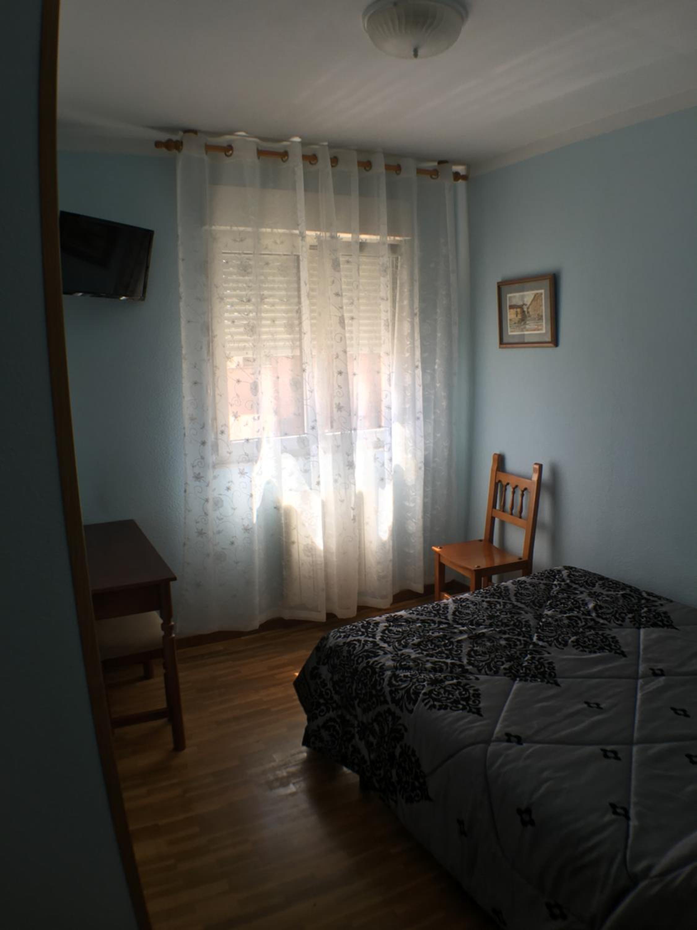 Hostal ** EC León