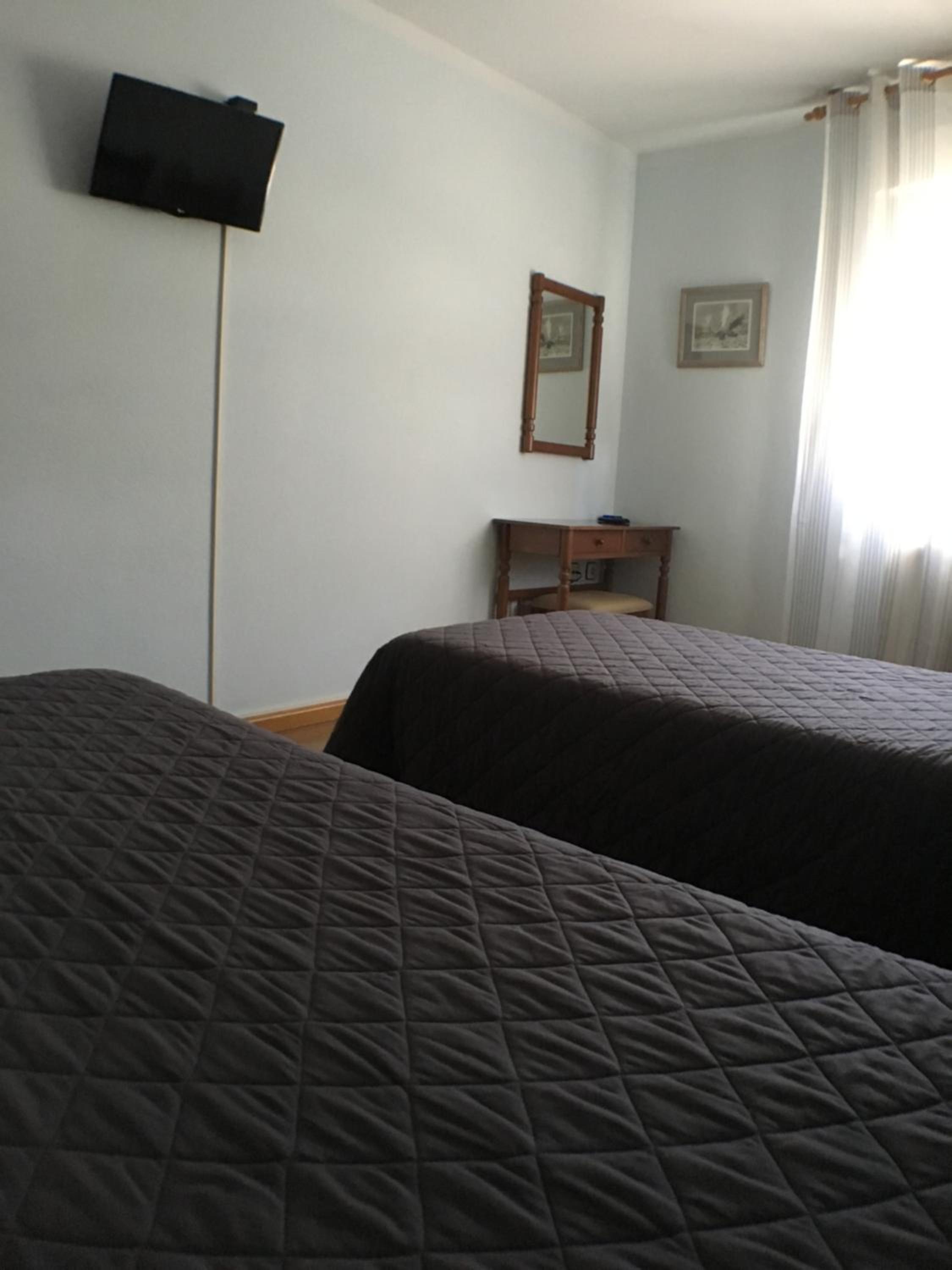 Hostal ** EC León