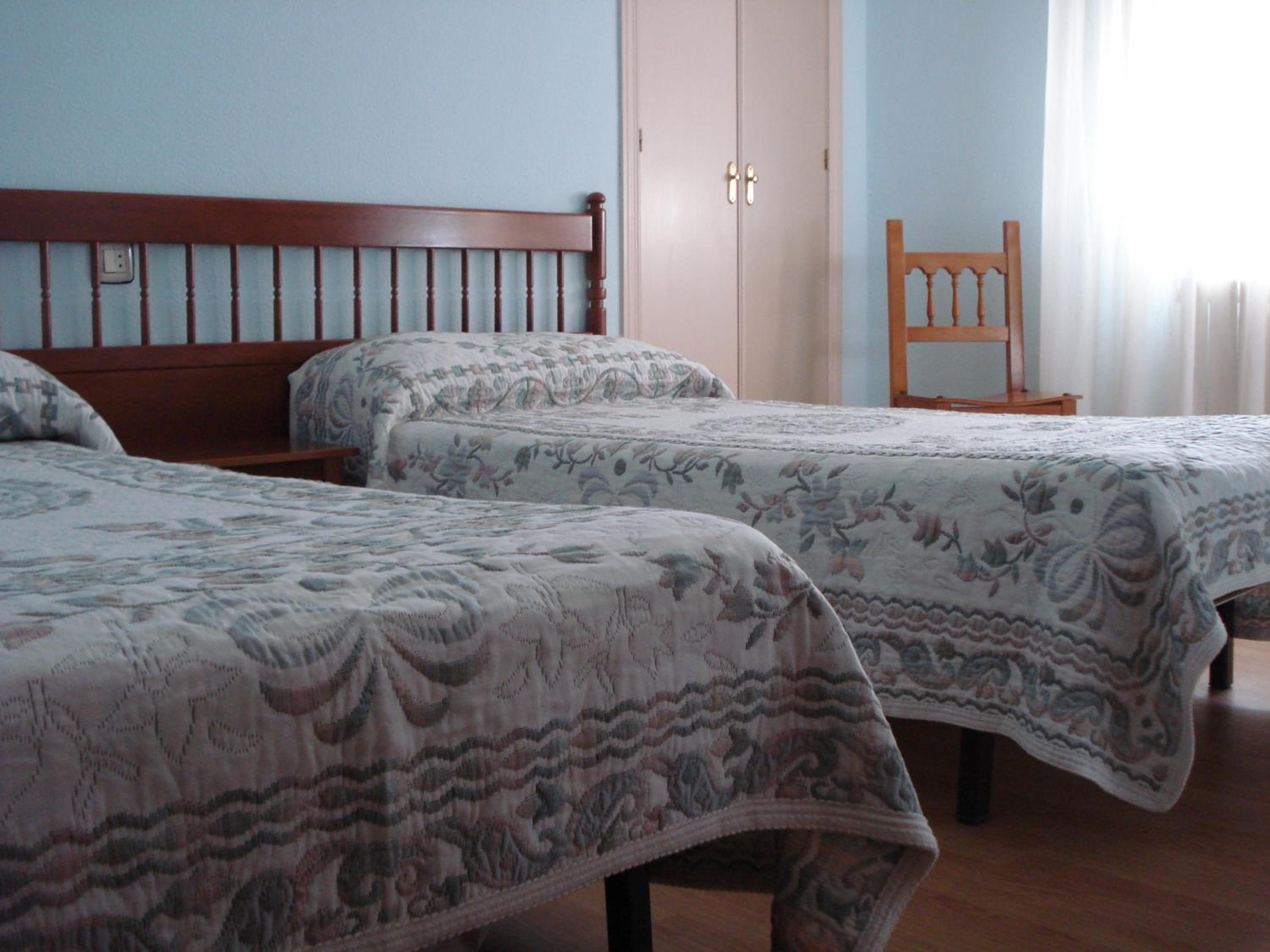 Hostal ** EC León