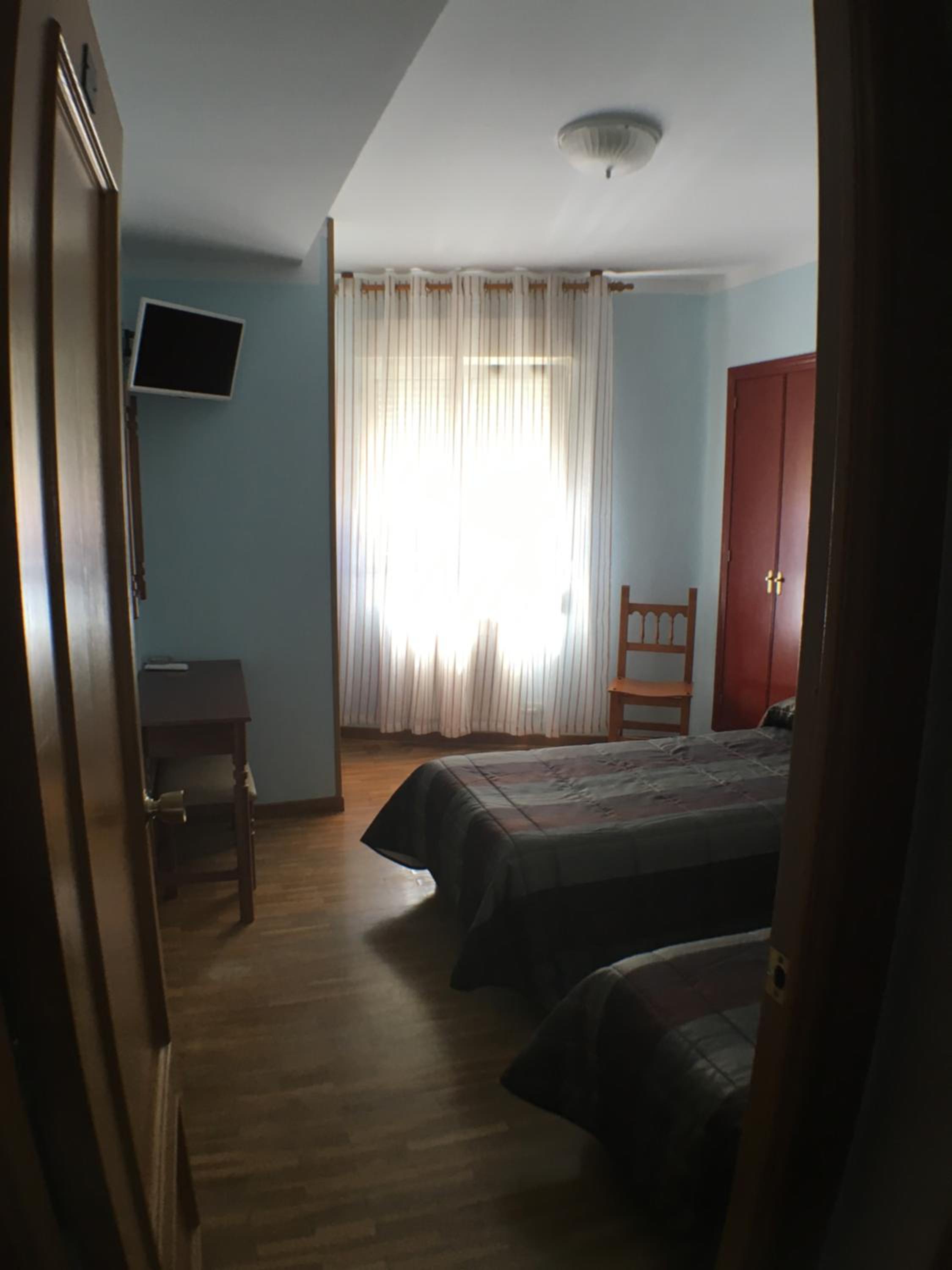 Hostal ** EC León