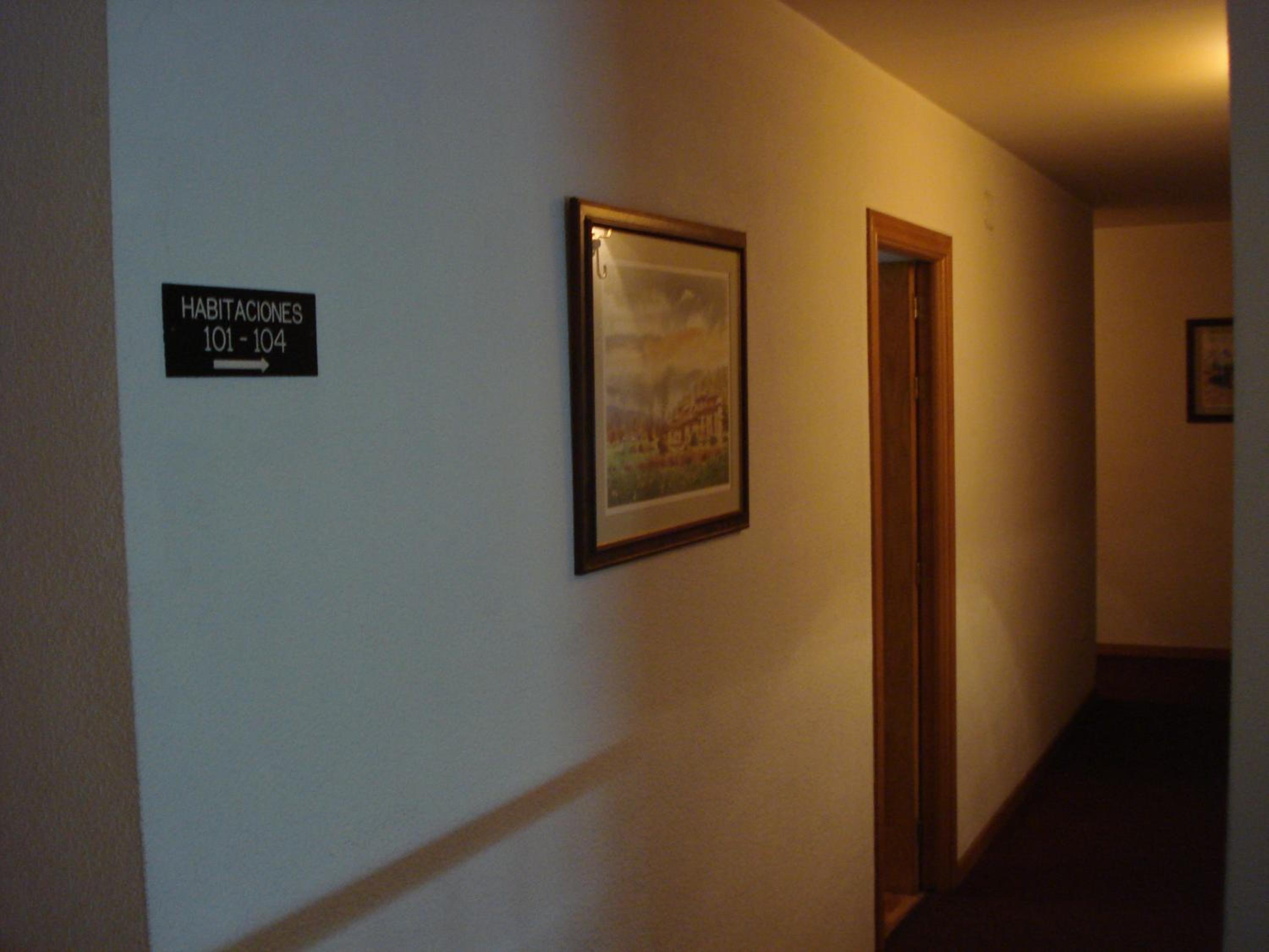 Hostal ** EC León