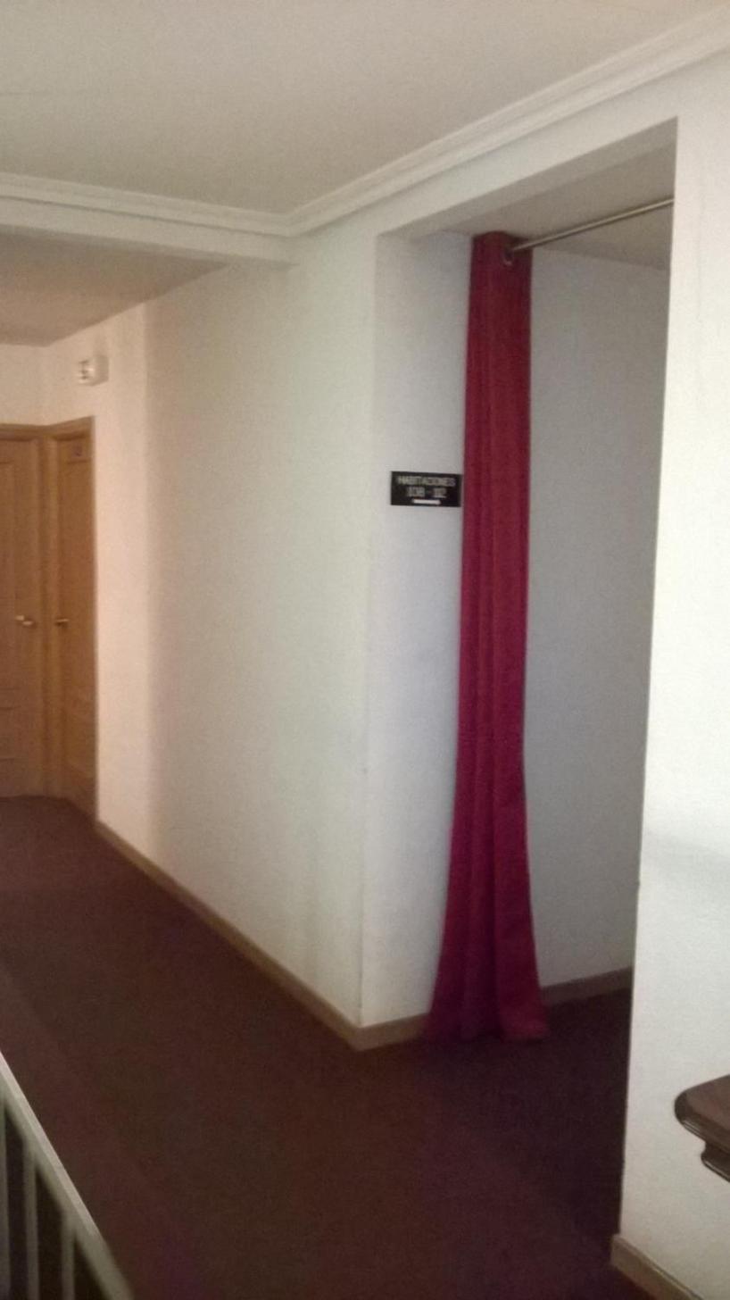 Hostal ** EC León