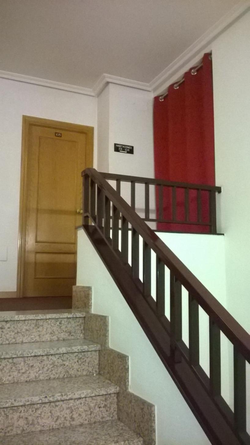Hostal ** EC León