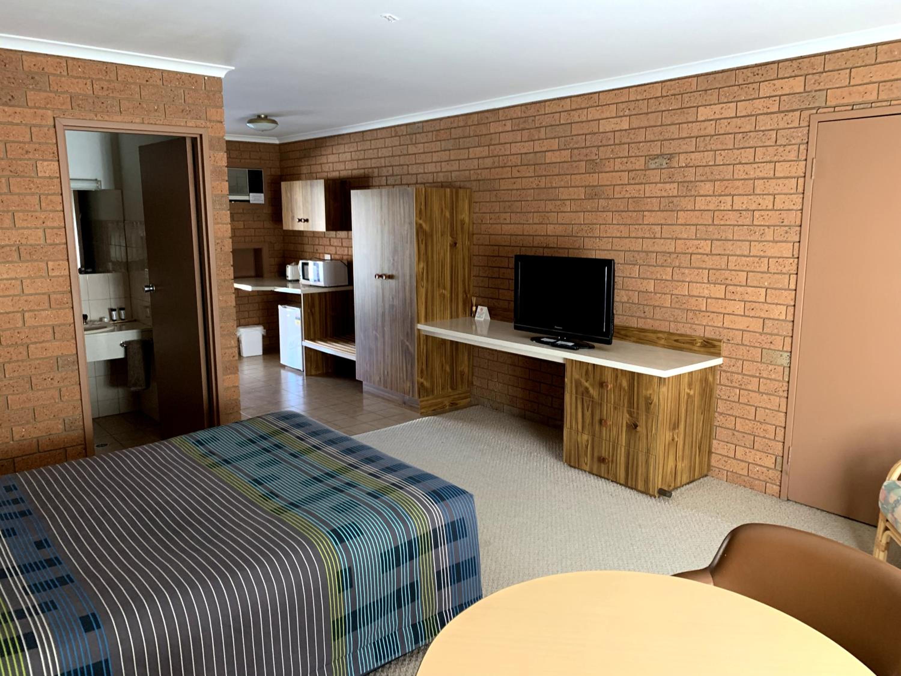 Kingswood Motel