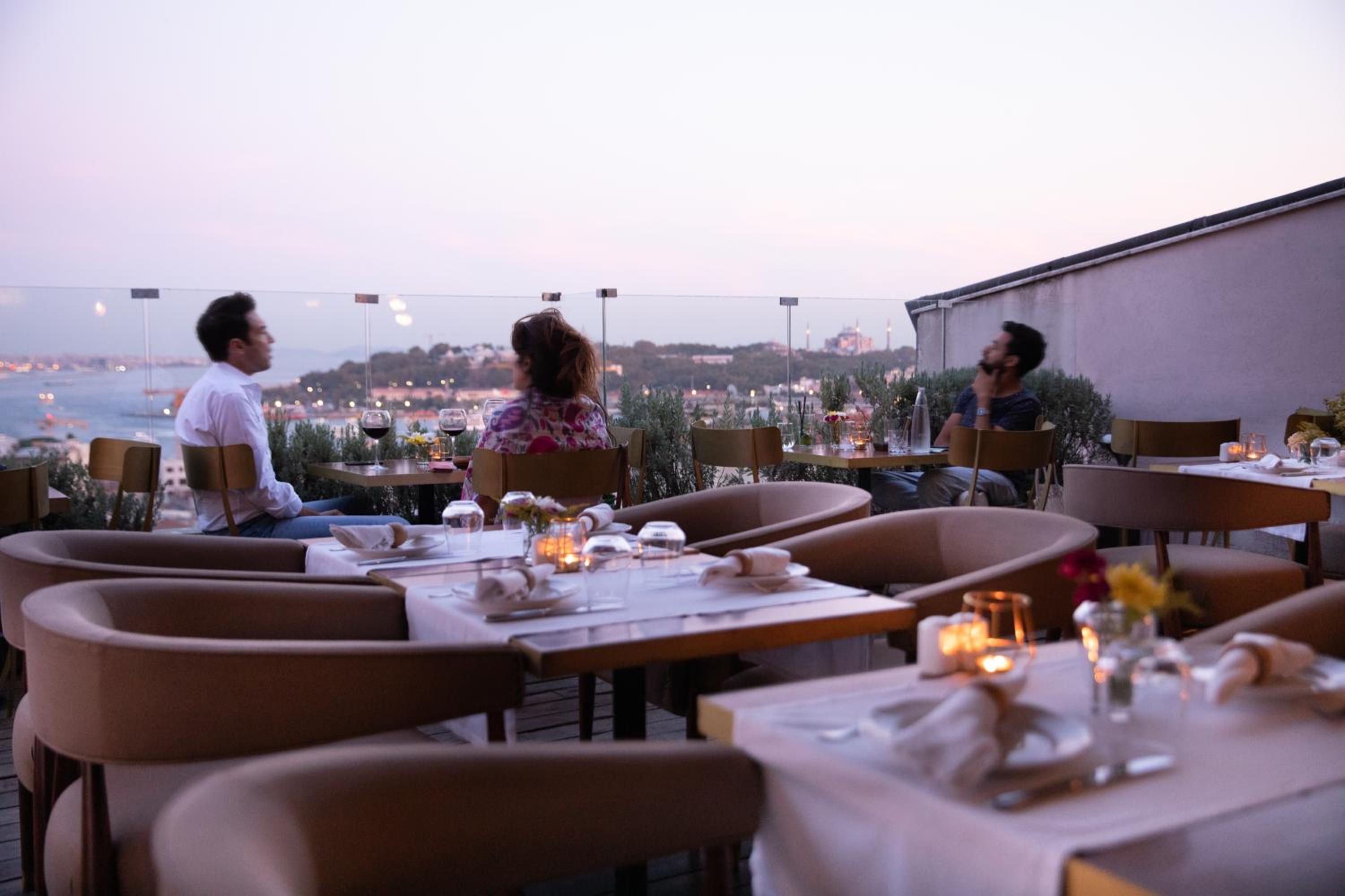 Georges Otel Galata - Image 8