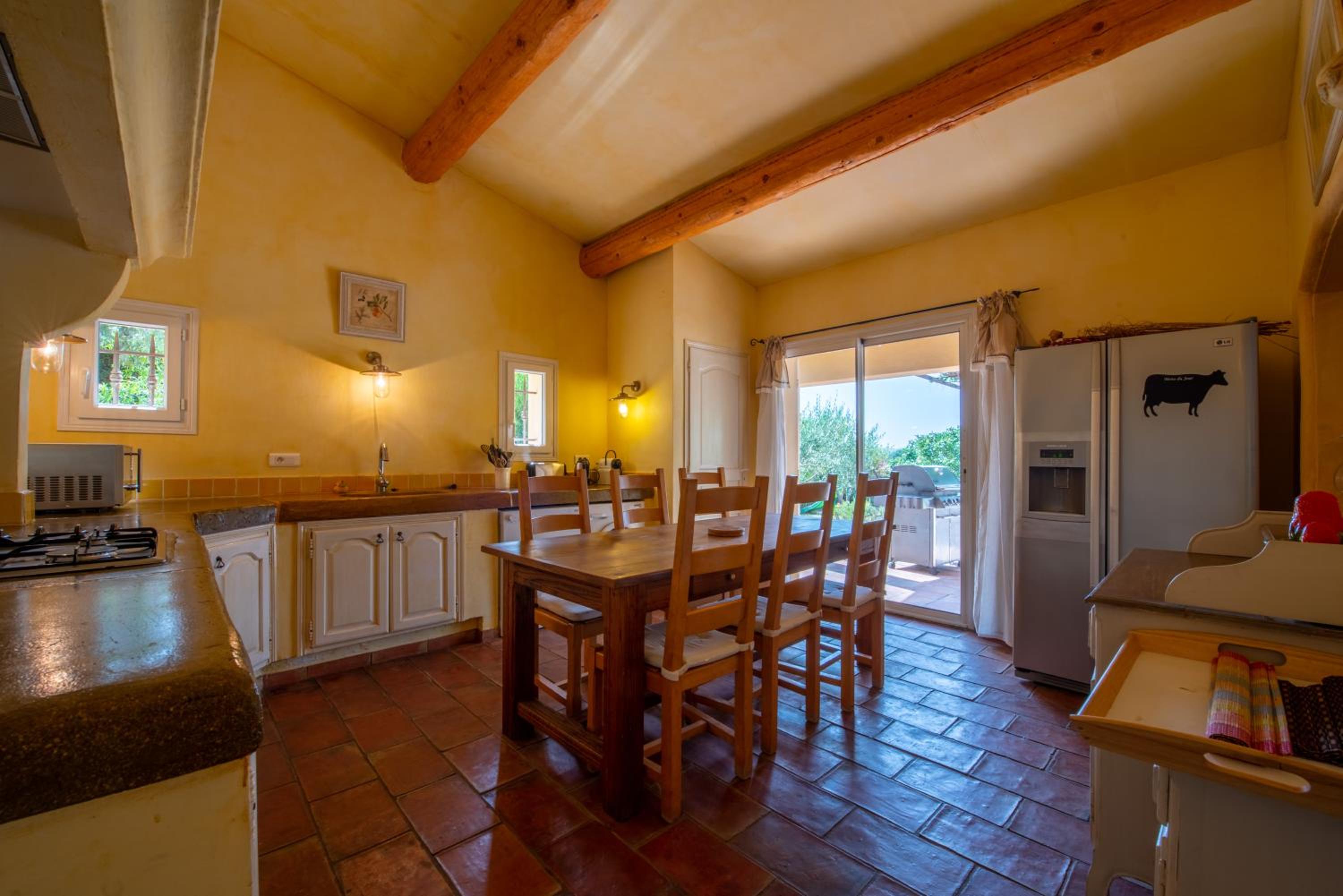 La Bastide des Vignaux en Grimaud — kitchen