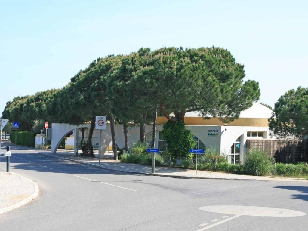 Hotel Algarve Praia Verde - Image 1