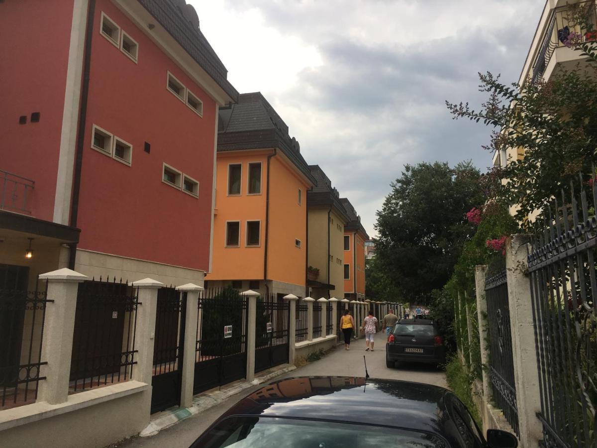 Photo 33