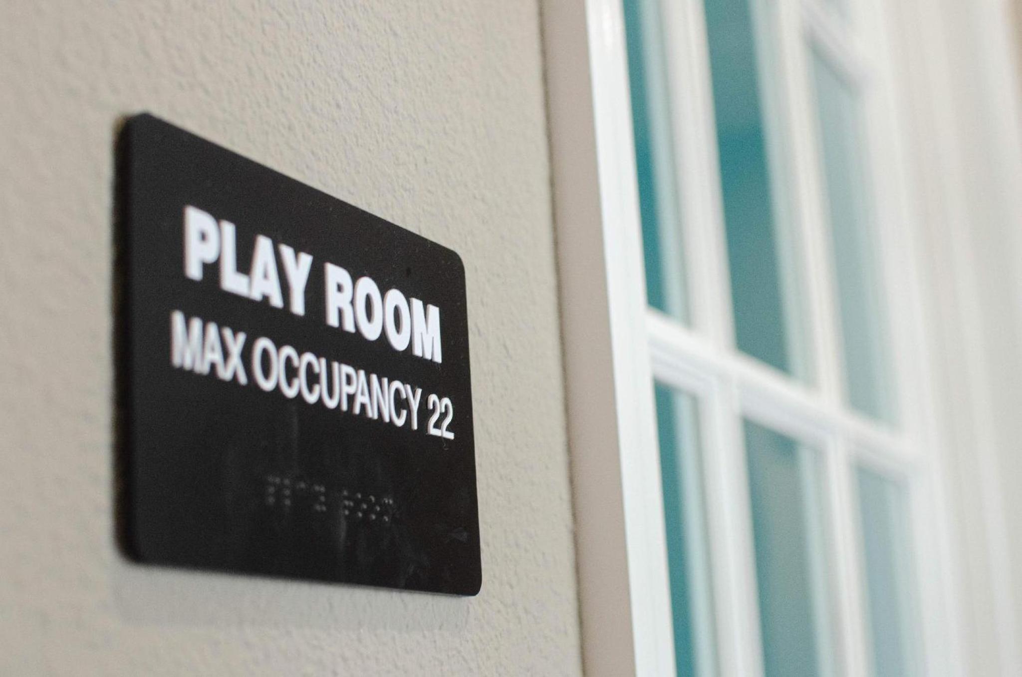 Fantastic Townhouse in Lux community sleeps 8, 10' to Disney!!