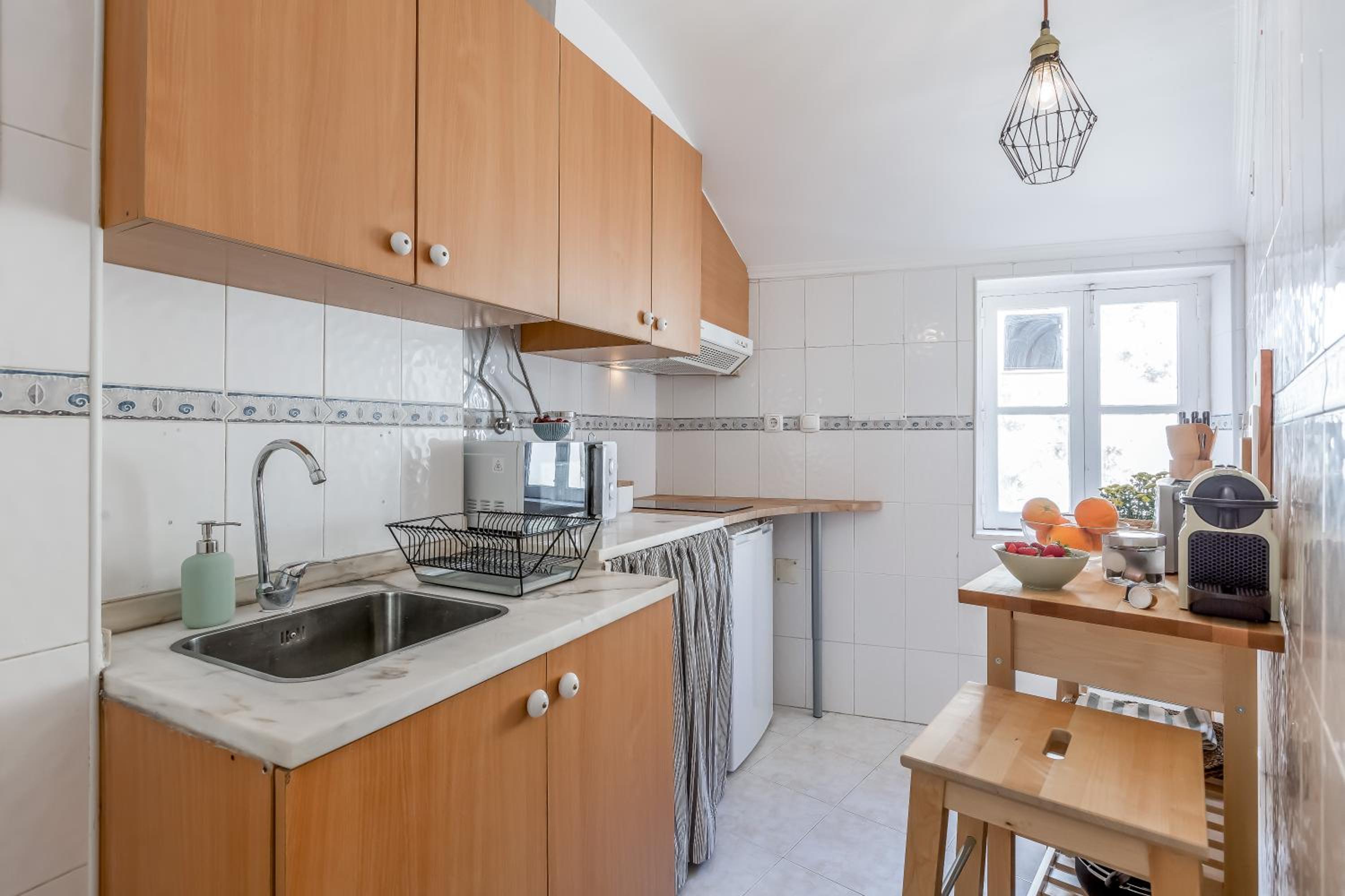 Light Filled Typical Apartment at Alfama, By TimeCooler view 4