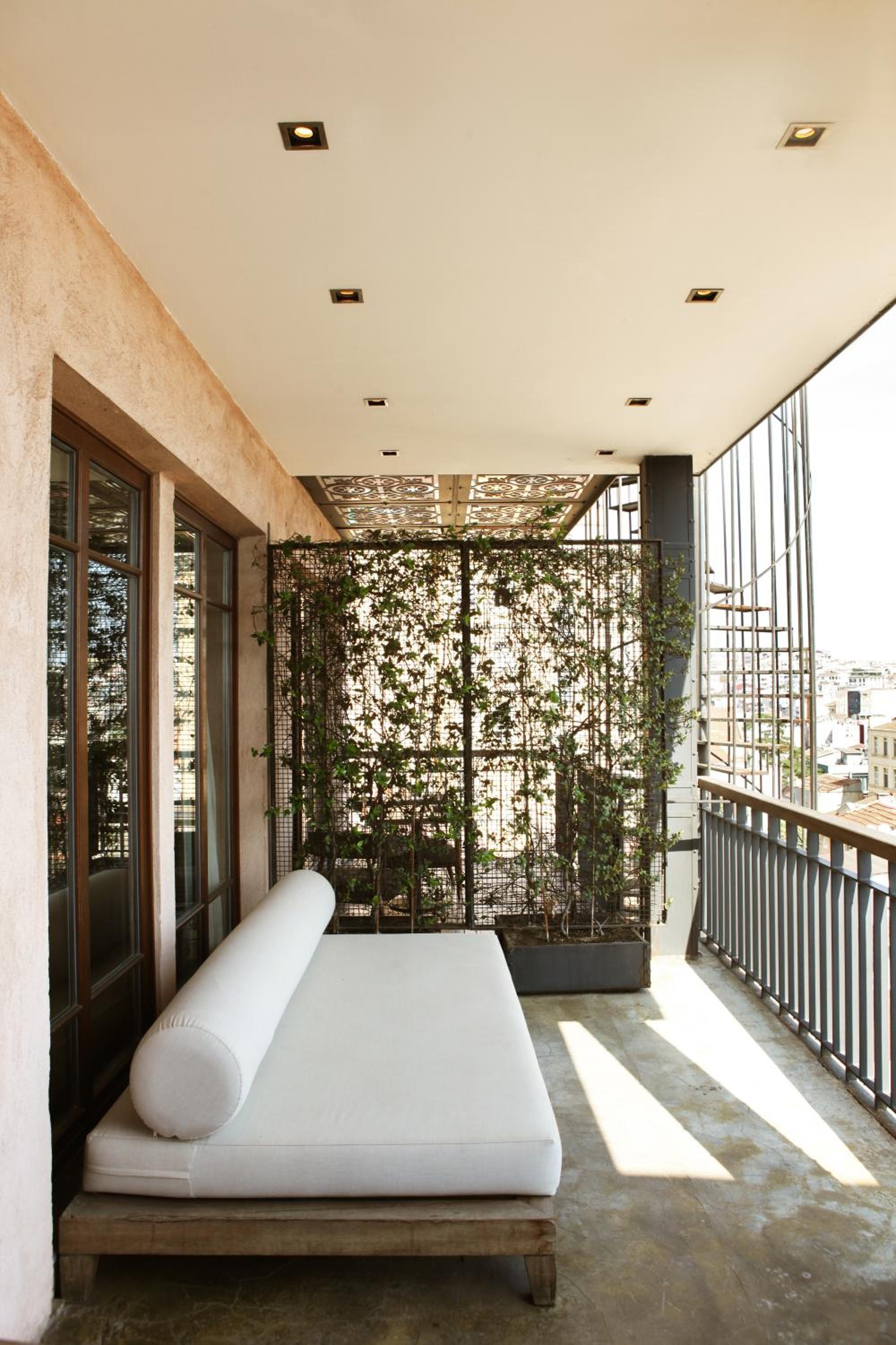 Georges Otel Galata - Image 116