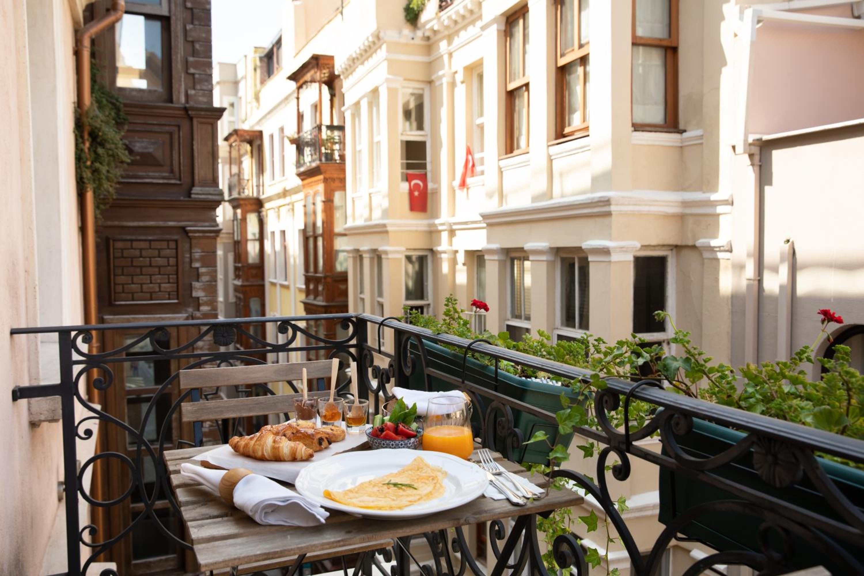 Georges Otel Galata - Image 50