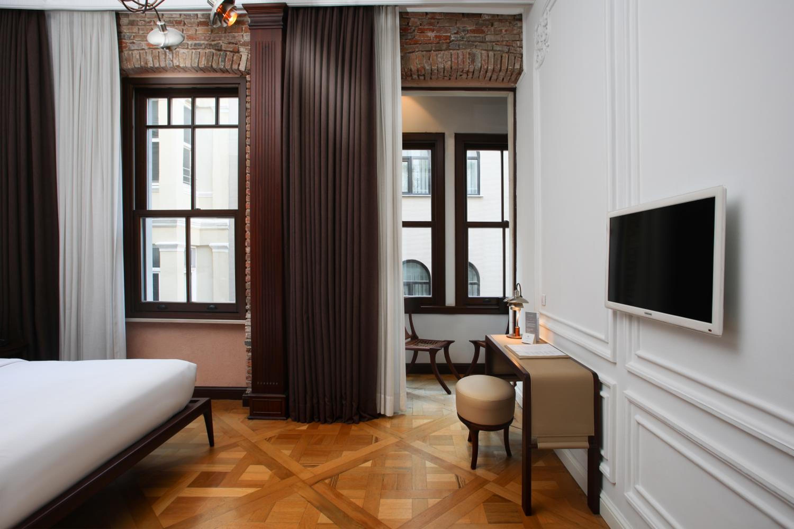 Georges Otel Galata - Image 40