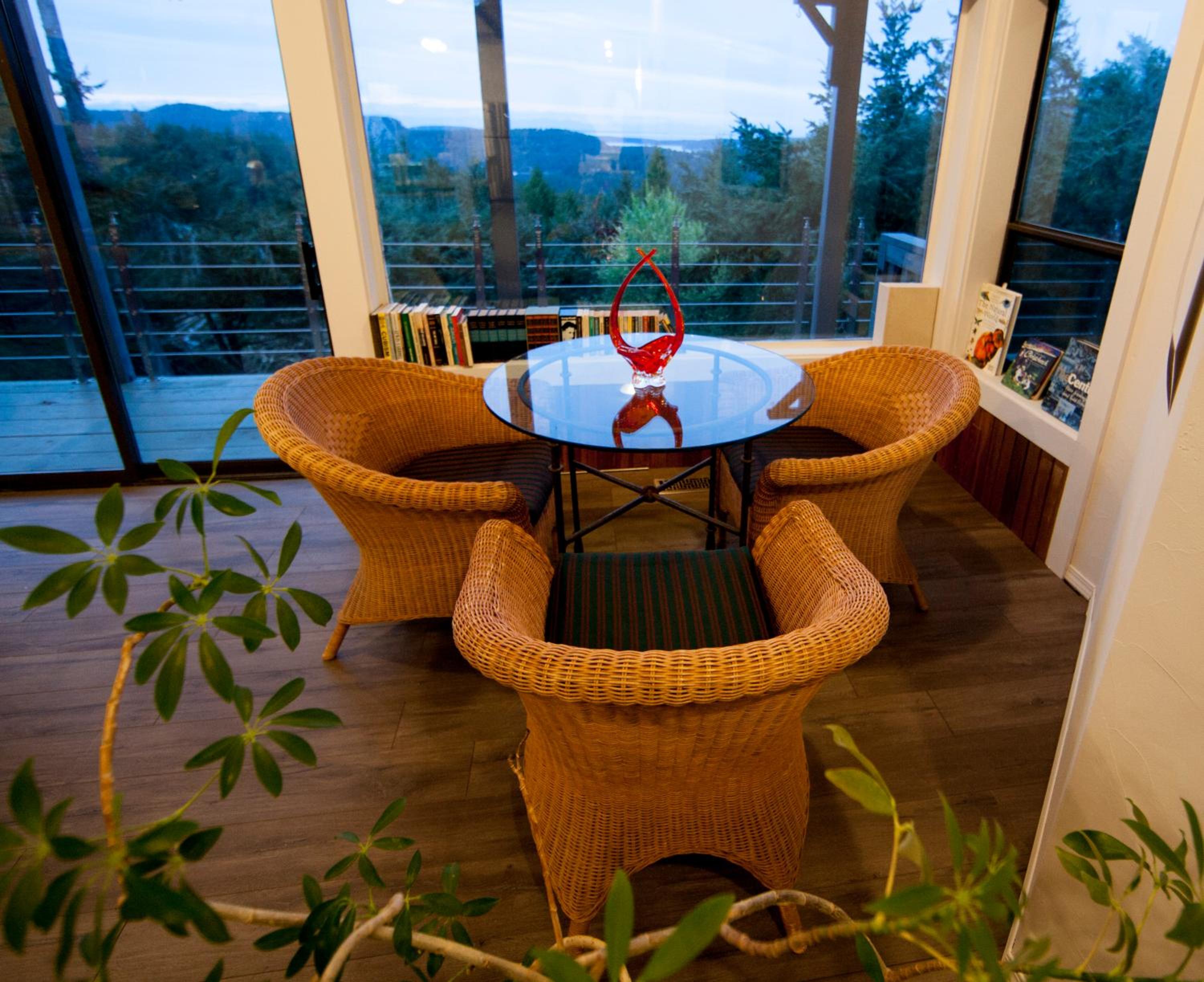 Shangri-La Oceanfront vacation home
