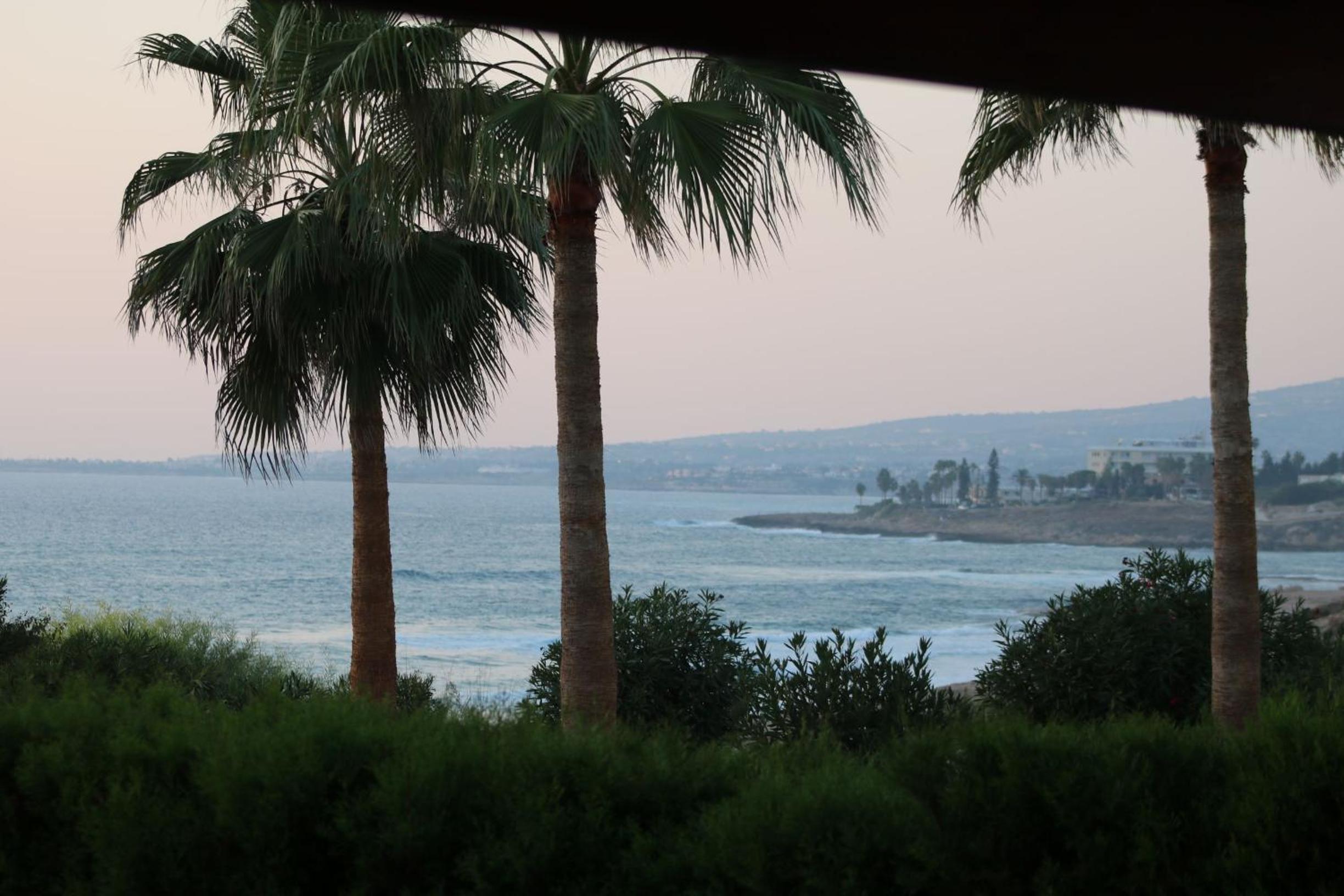 Yulya Villa By Taimoura