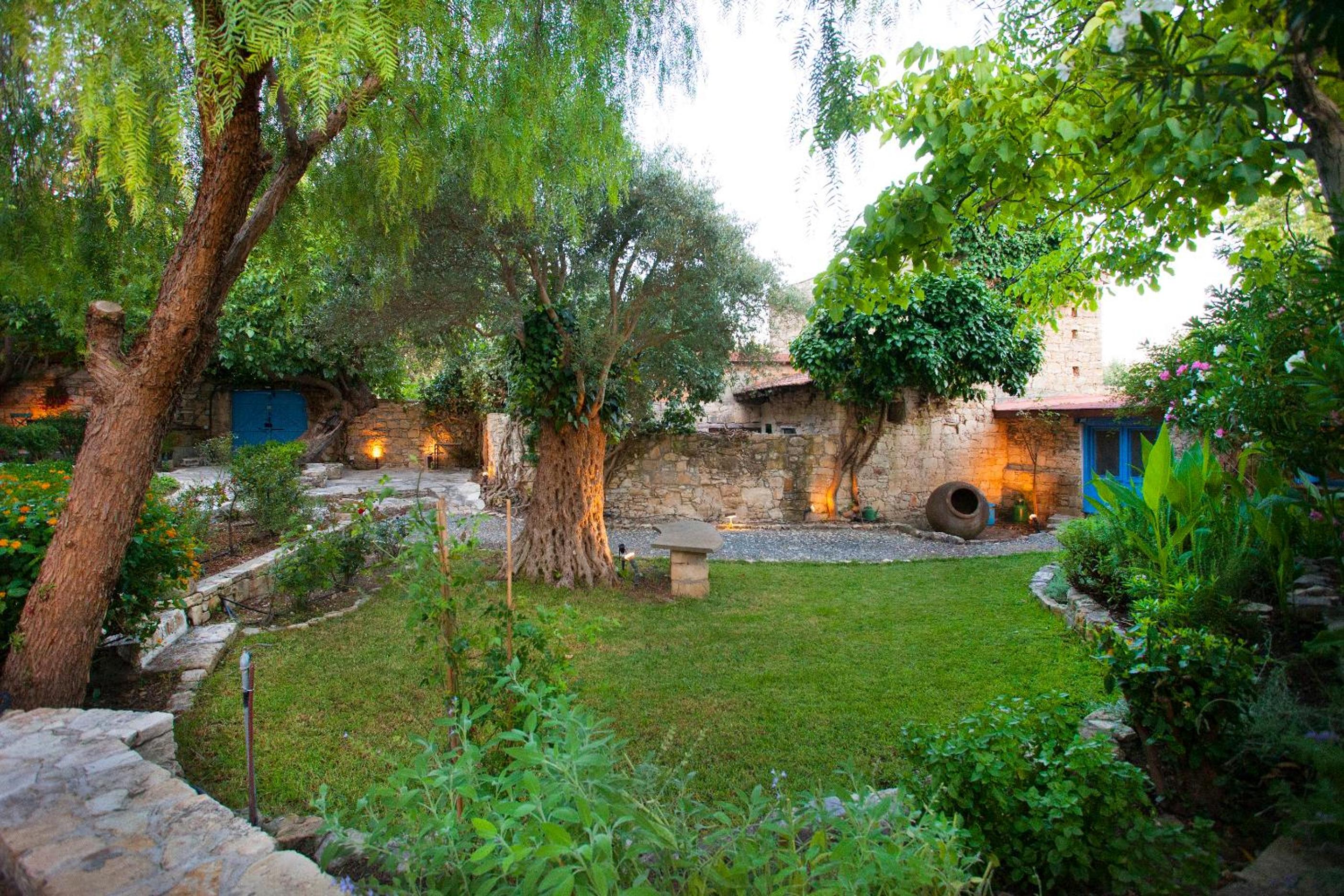 Cecilias Courtyard