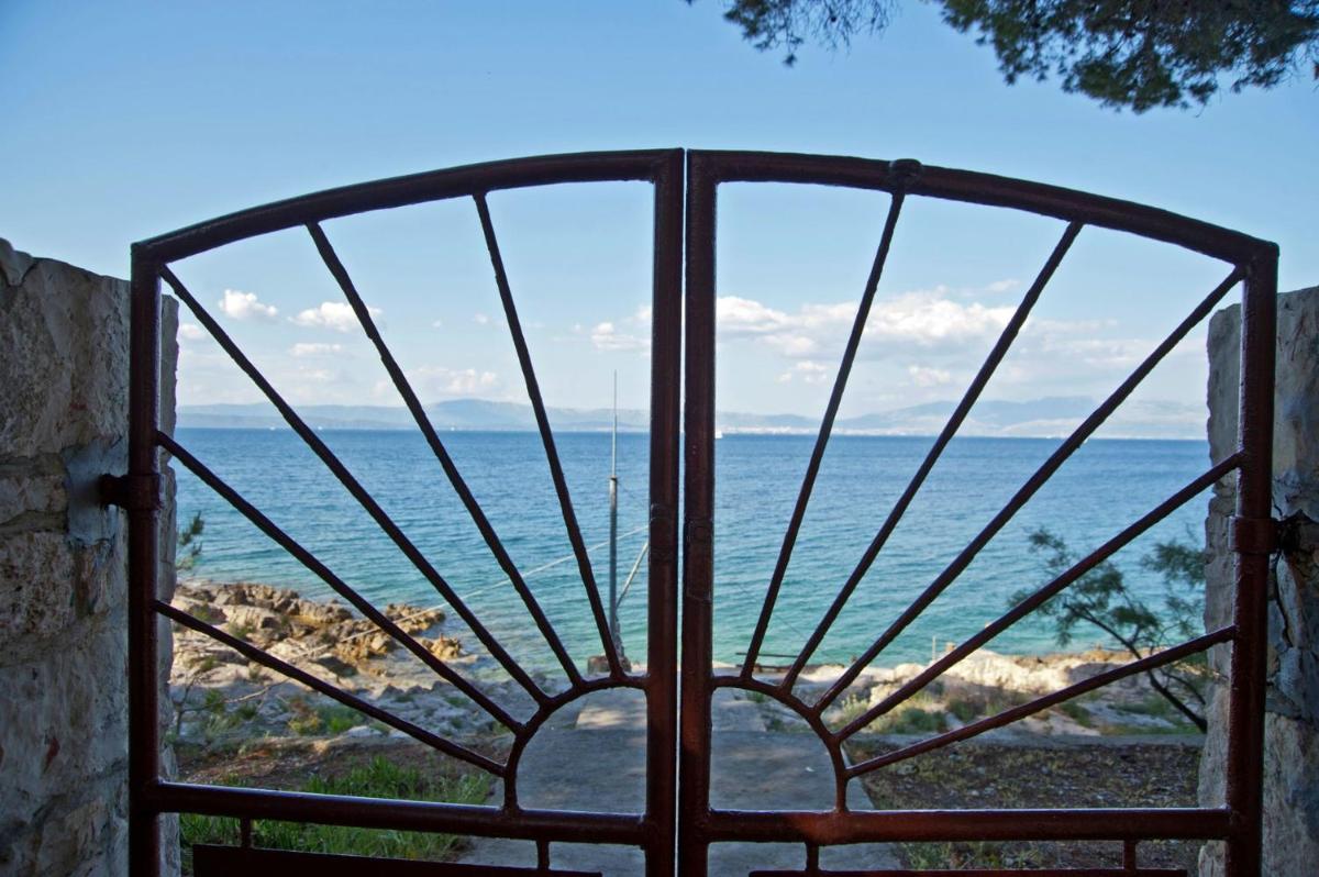 Villa Marijeta - 20 m from sea view 3