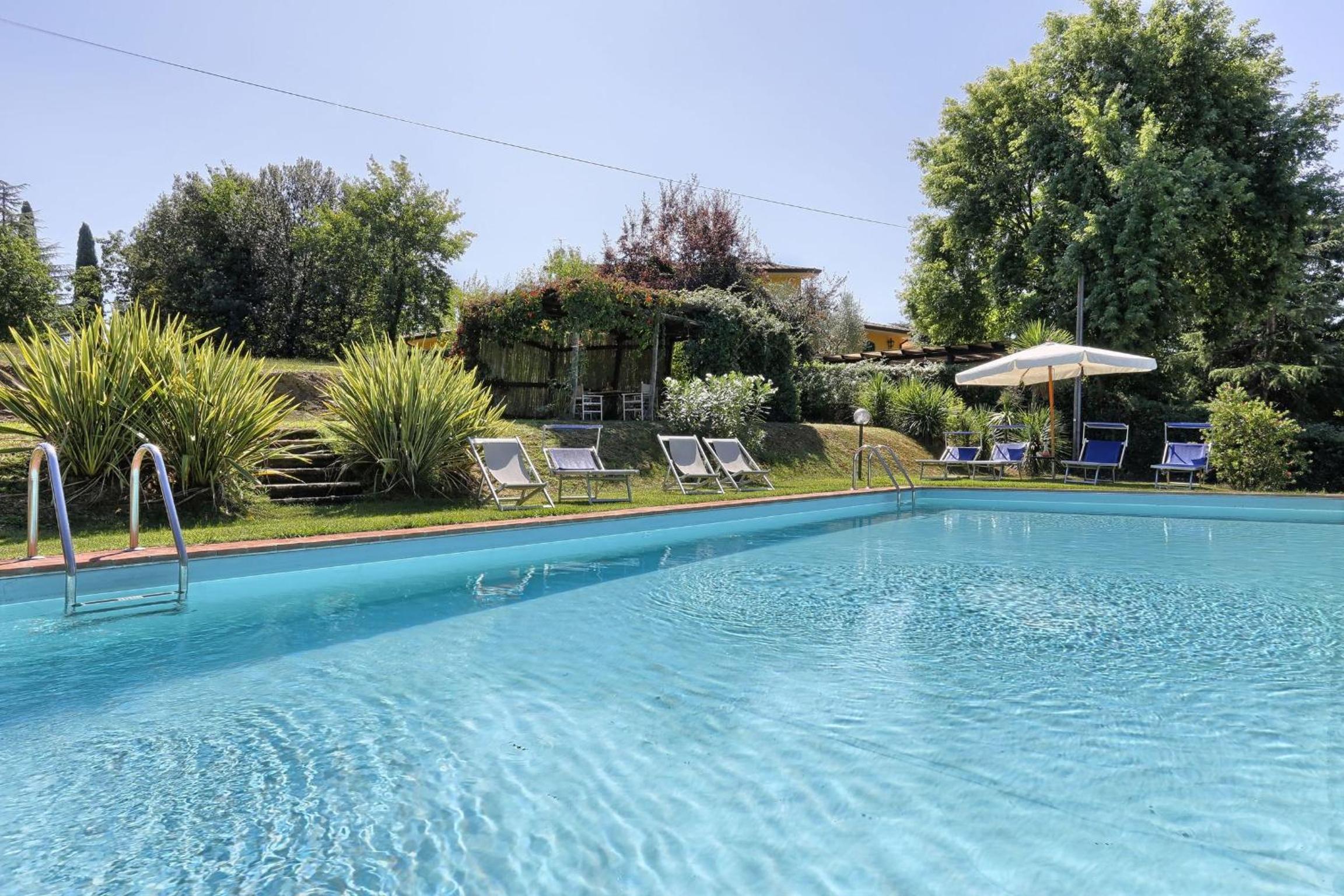 Casa Rosa by Salogi Villas