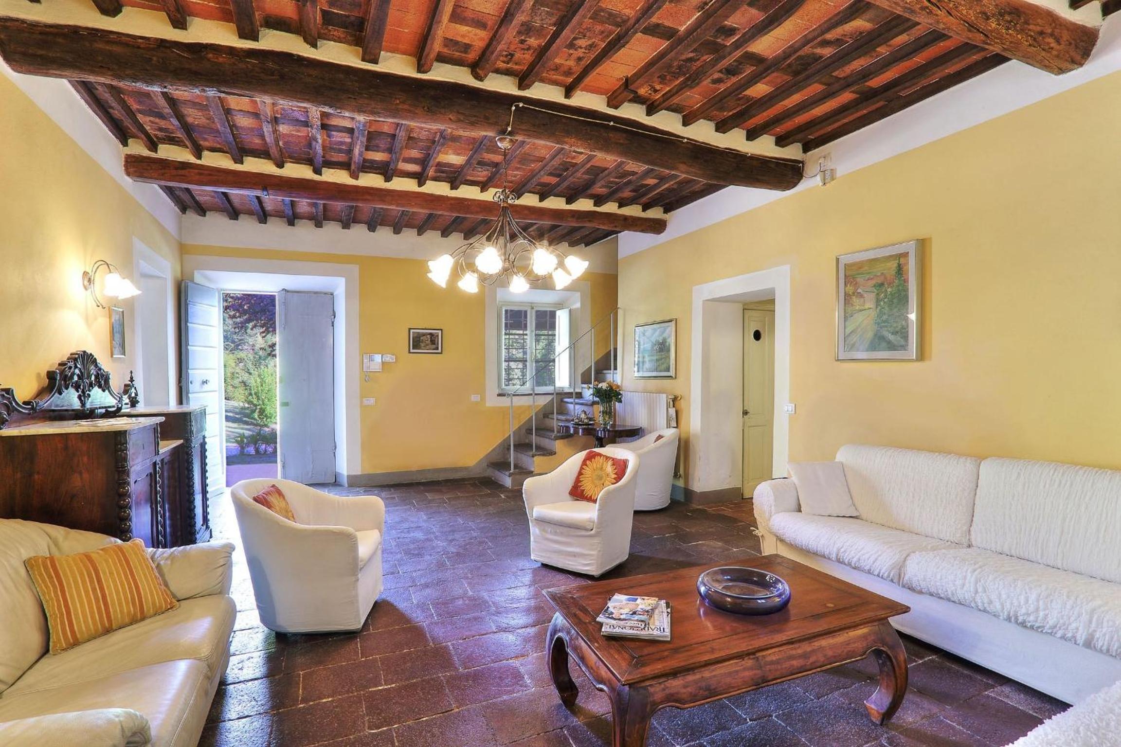 Casa Rosa by Salogi Villas