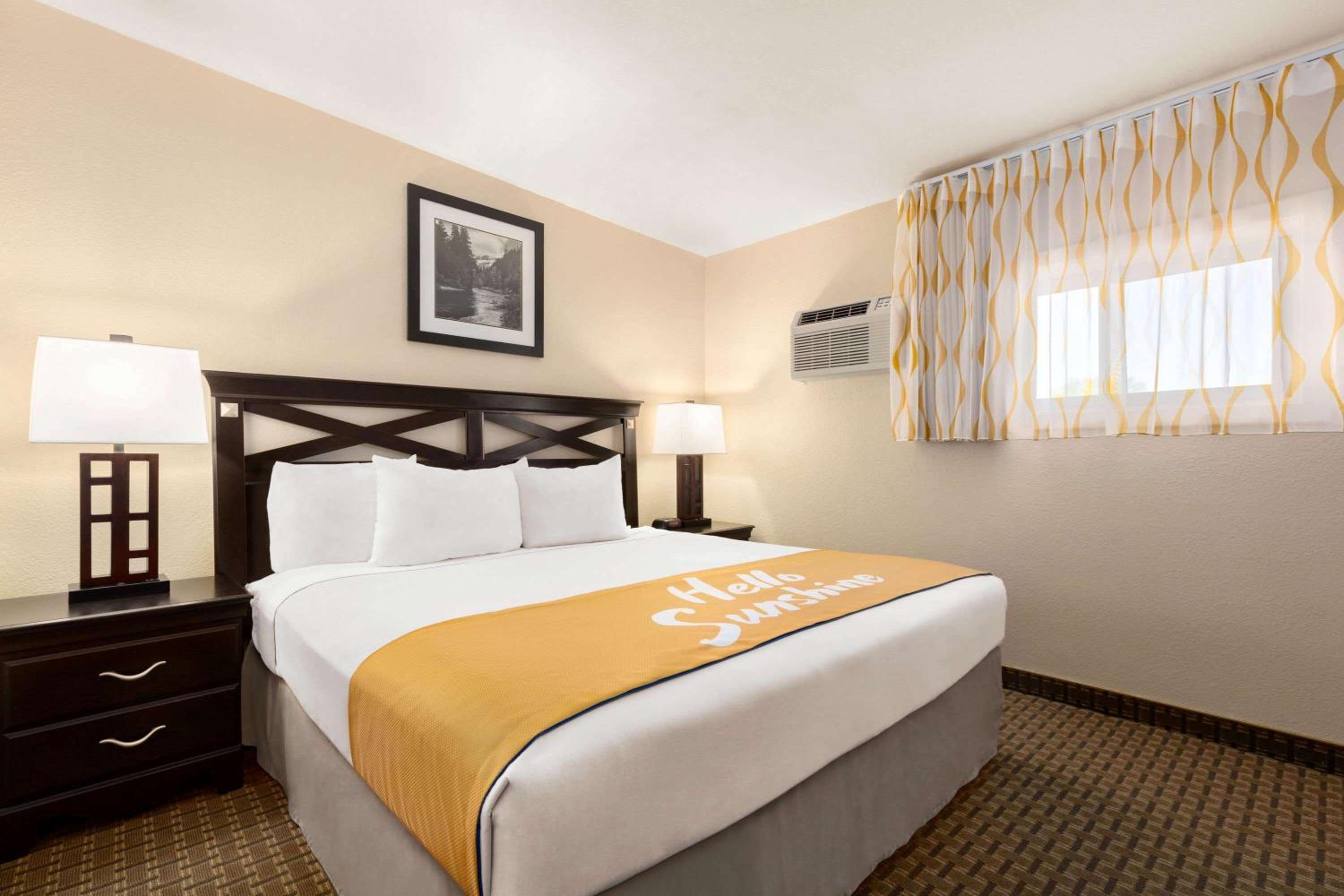 Cortez Vacations - Days Inn by Wyndham Cortez - Property Image 3