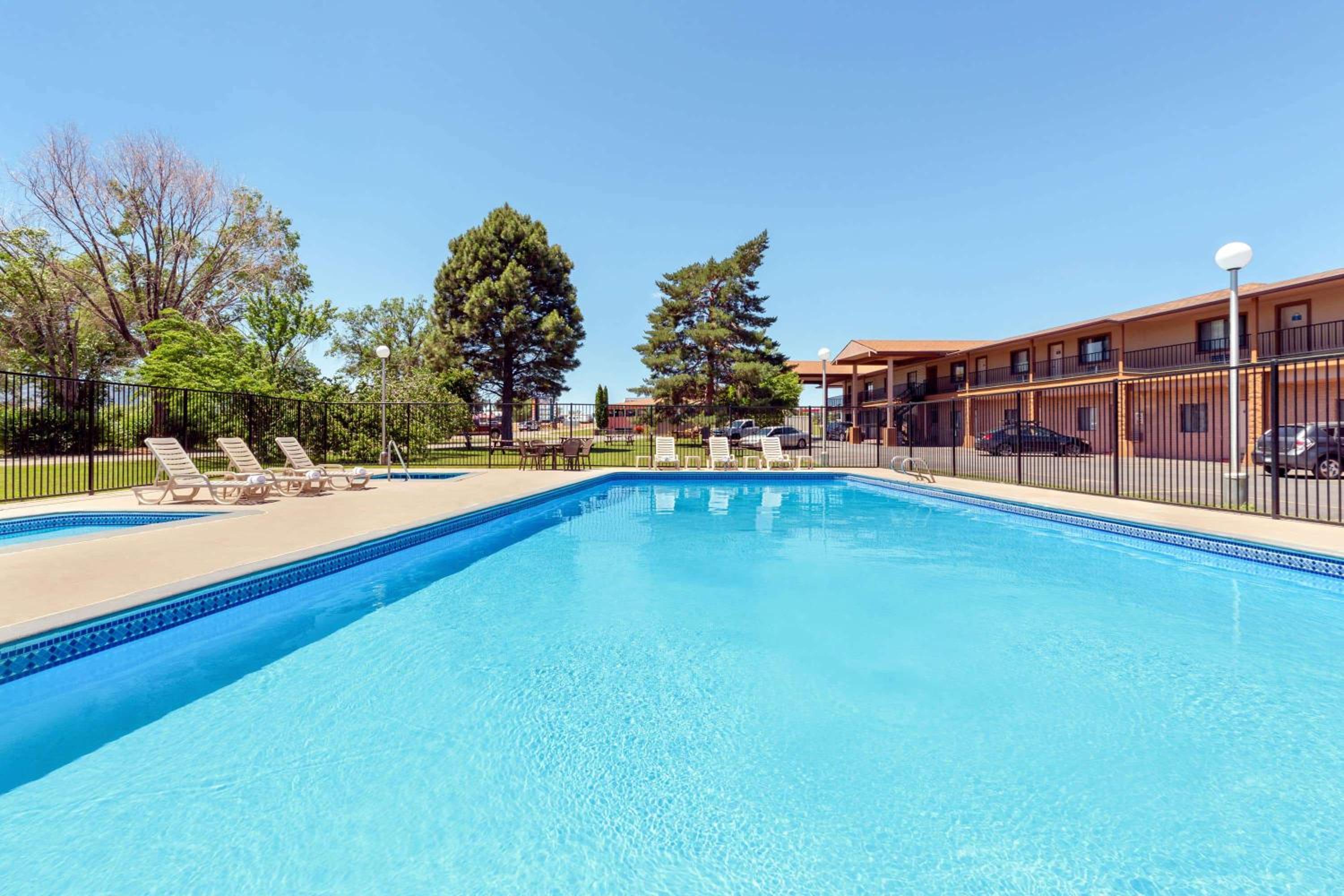 Cortez Vacations - Days Inn by Wyndham Cortez - Property Image 4