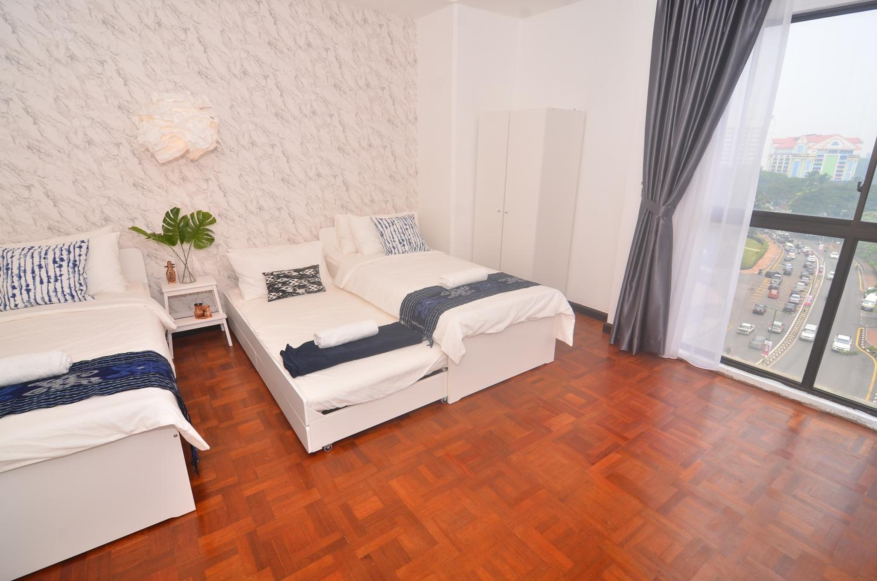 New Riverbank Suites - Waterfront Kuching City photo 2