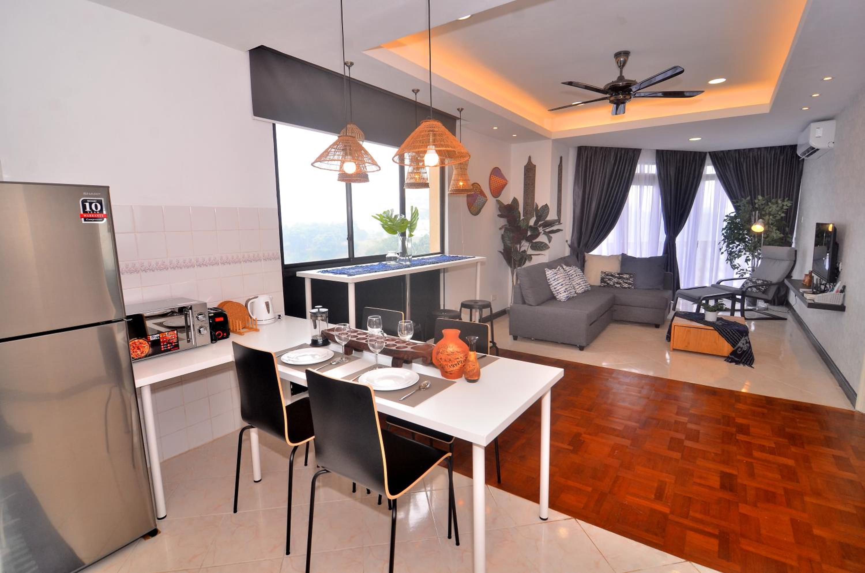 New Riverbank Suites - Waterfront Kuching City photo 4
