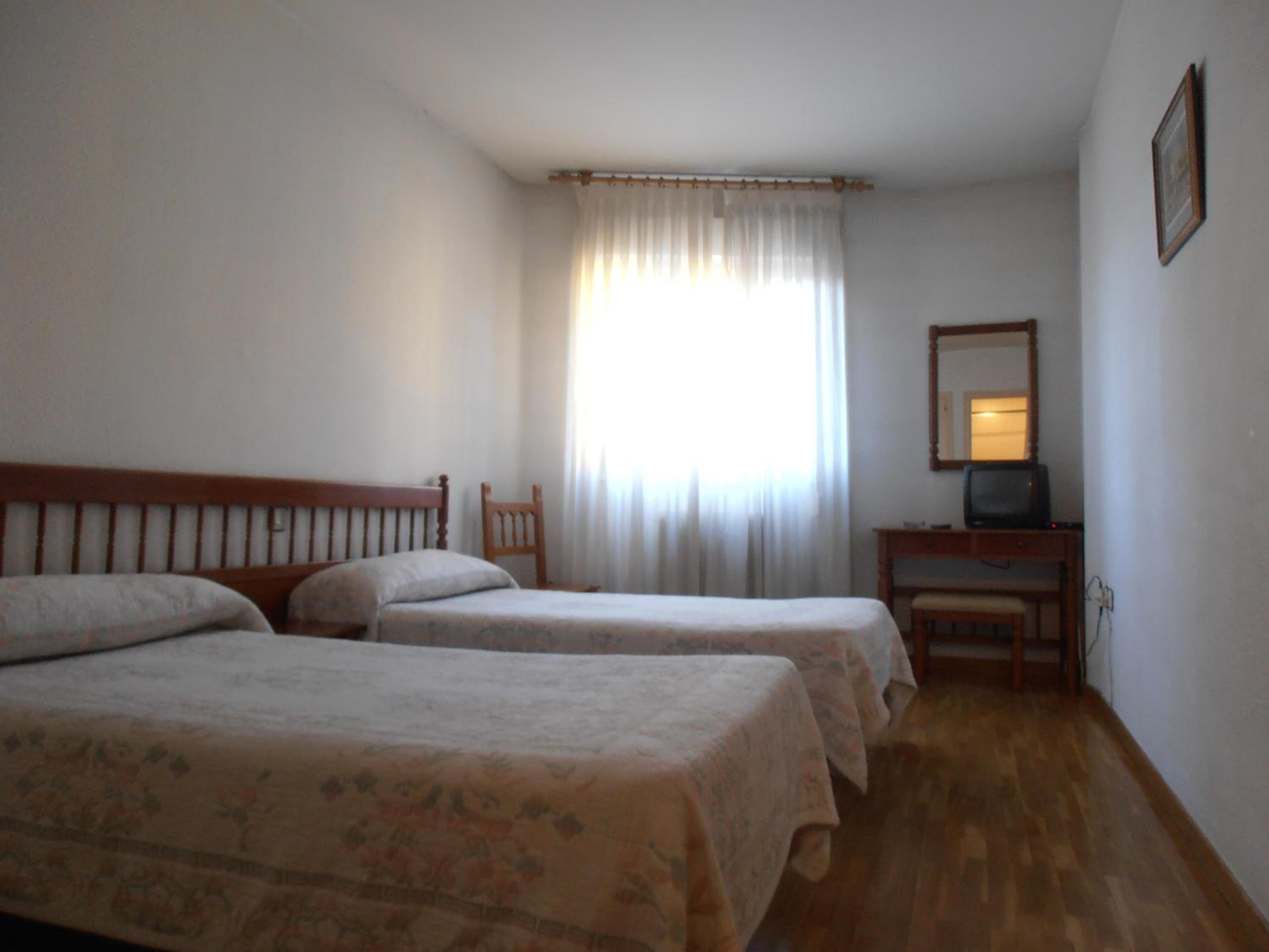 Hostal ** EC León