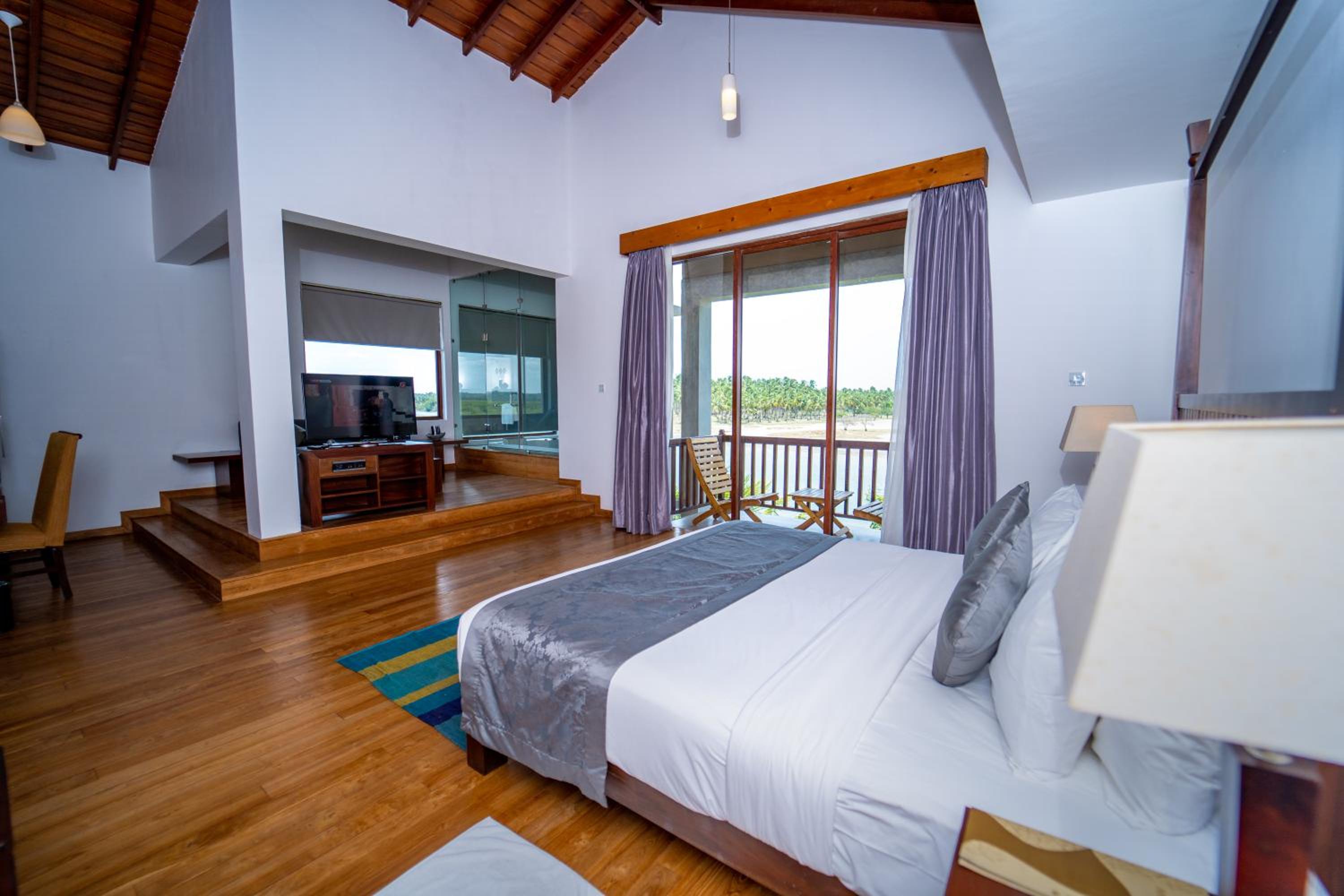 Amaranthe Bay Resort & Spa