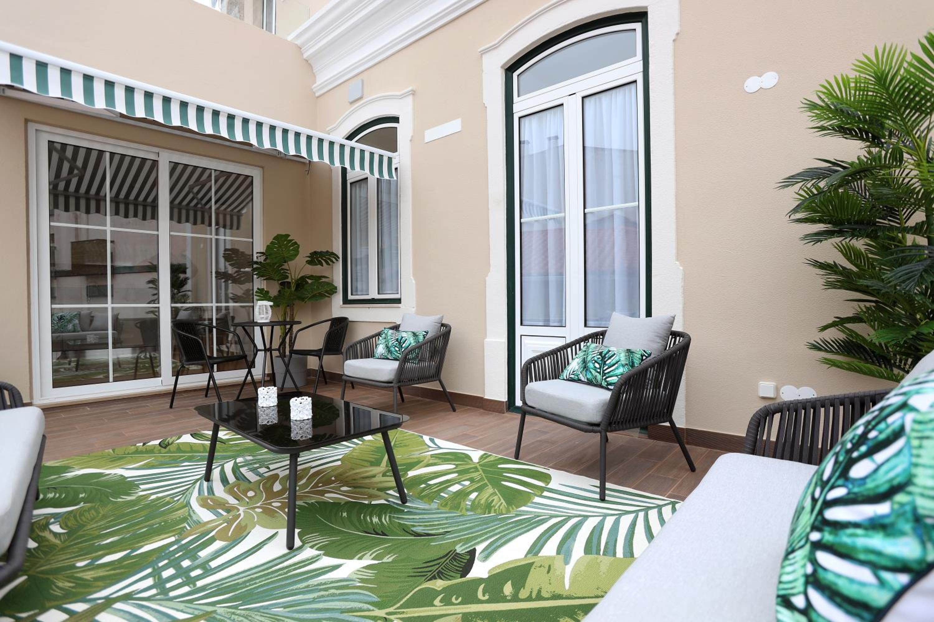 Hotel Glass Boutique - Rooms & Suites - Image 1