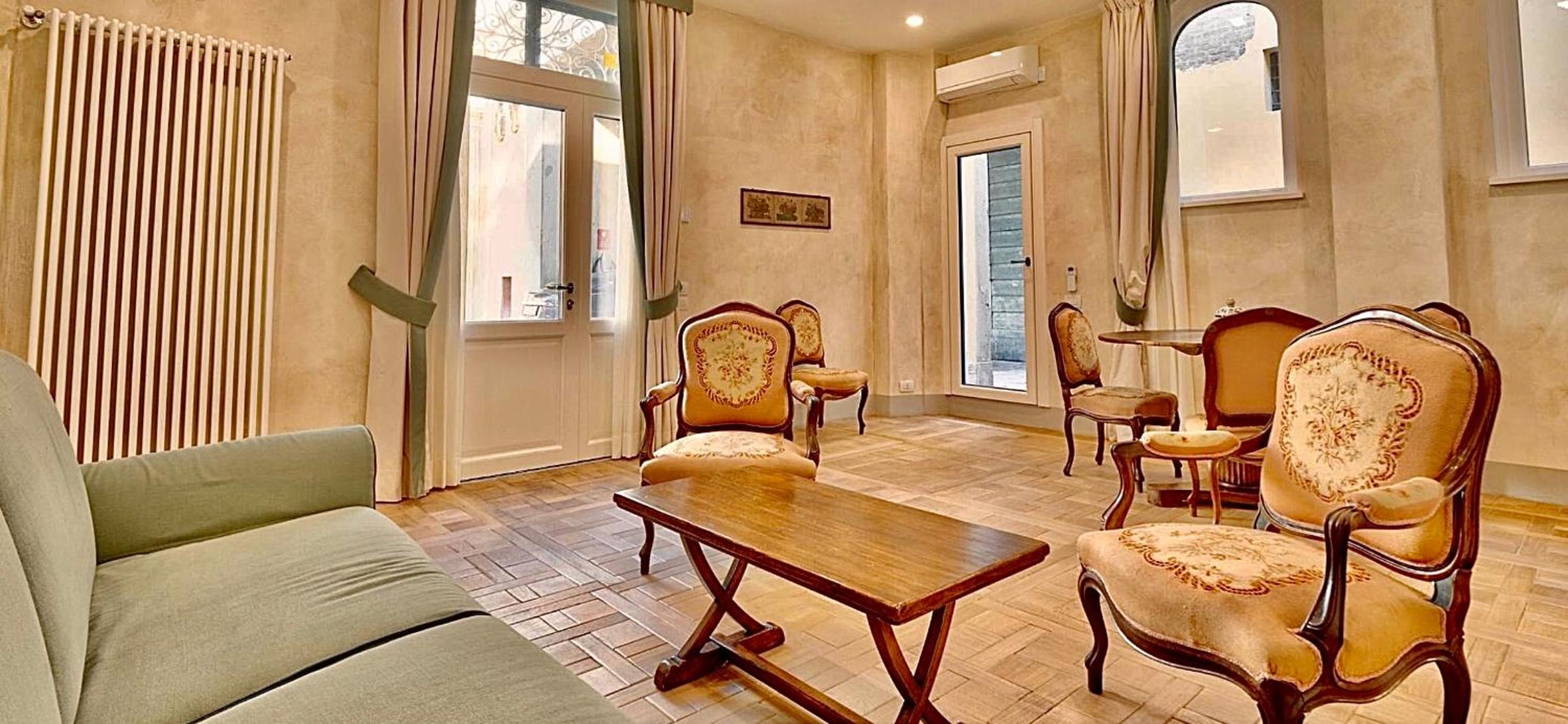 Palazzo Mantua Benavides Suites & Apartments