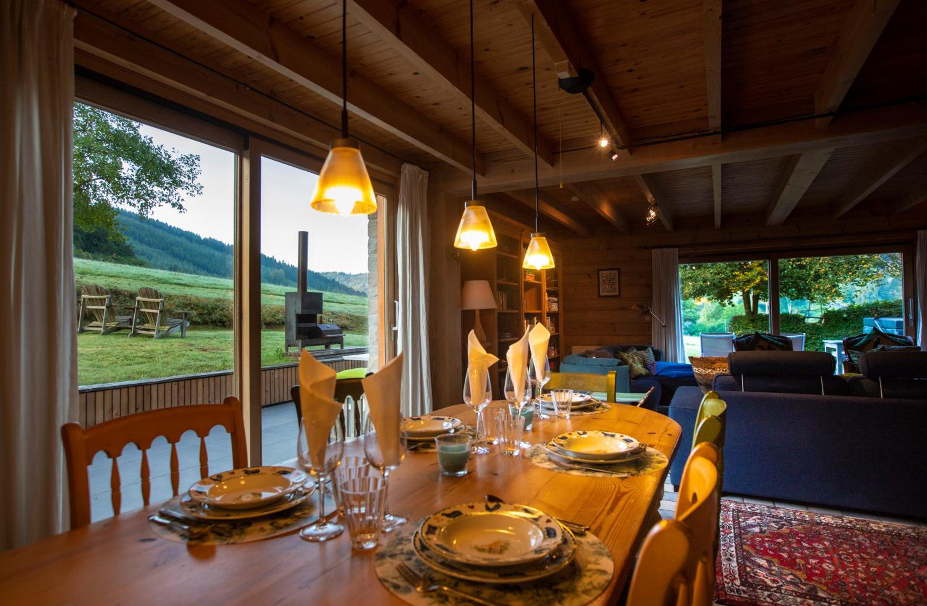 Les Avernas En Bas Romantic Getaway