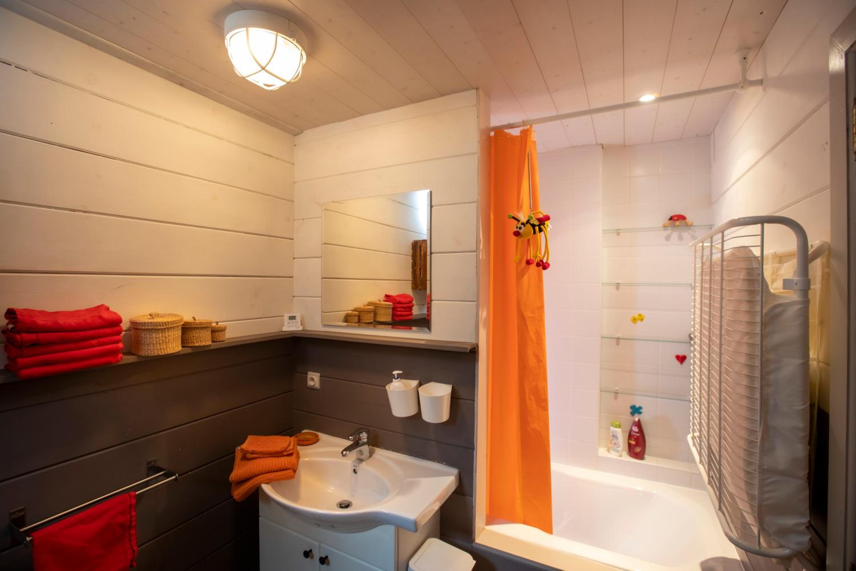 Les Avernas En Bas Romantic Getaway
