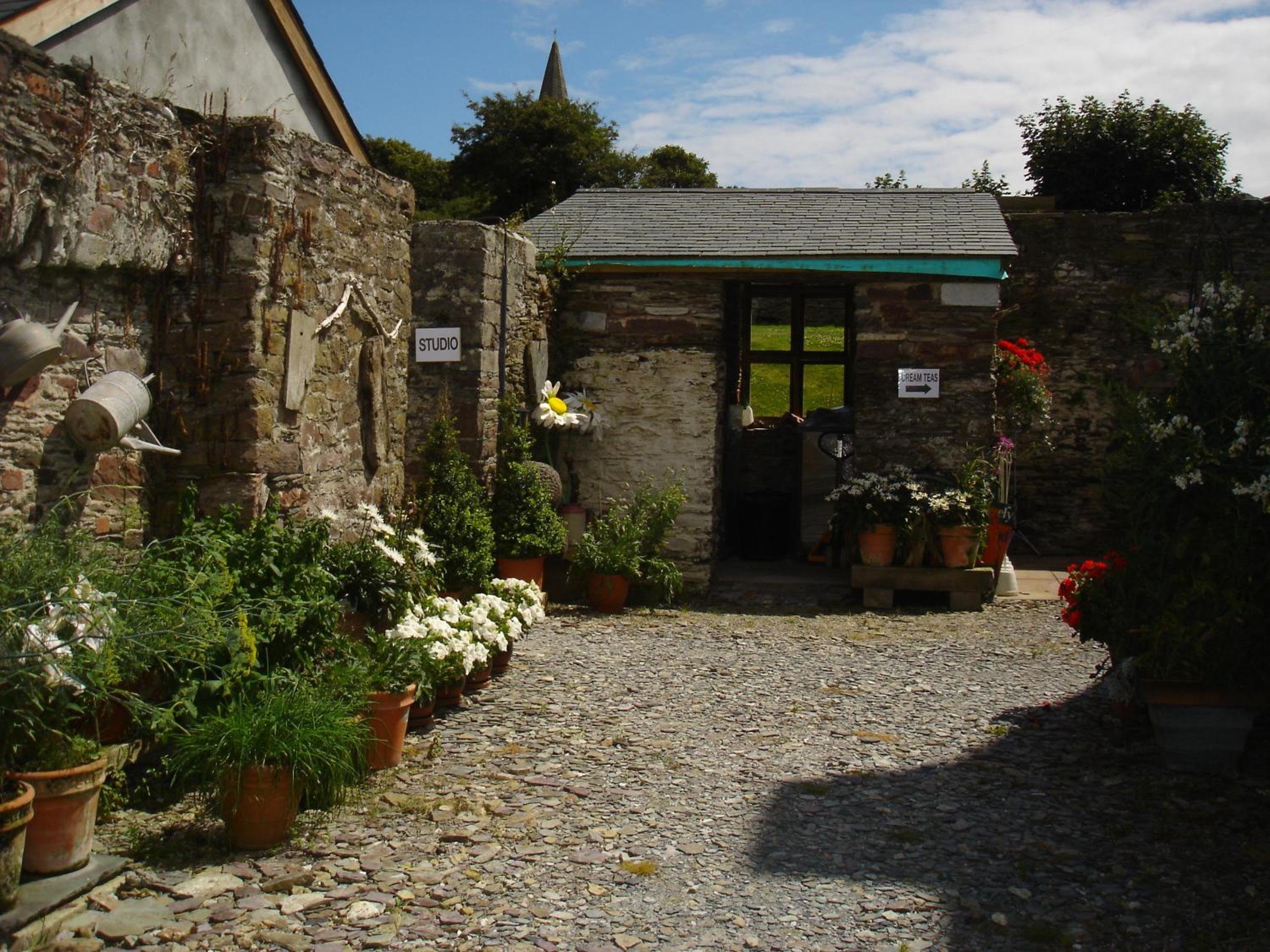Rame Barton Guest House and Pottery
