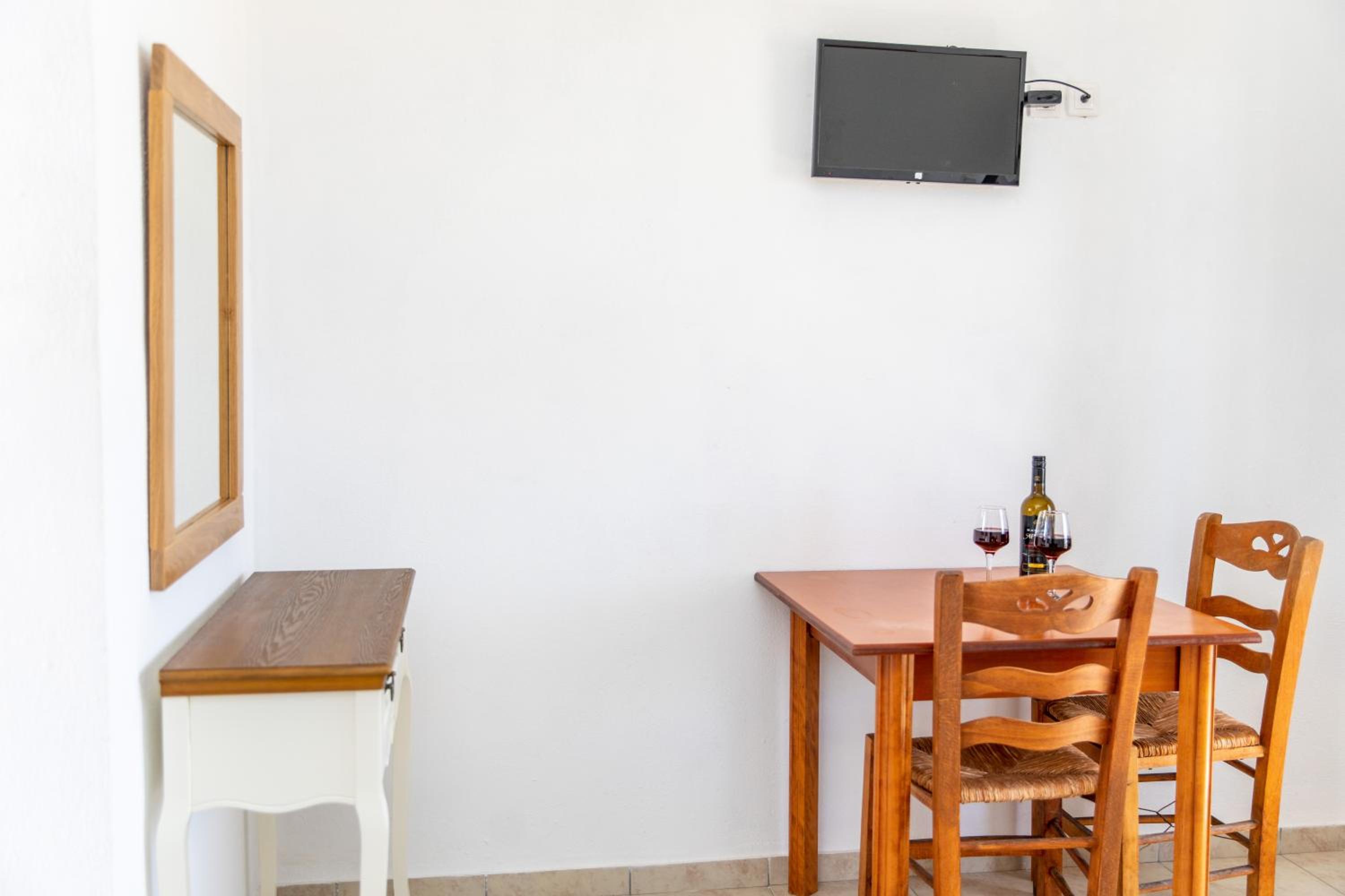 Studio Tolakis