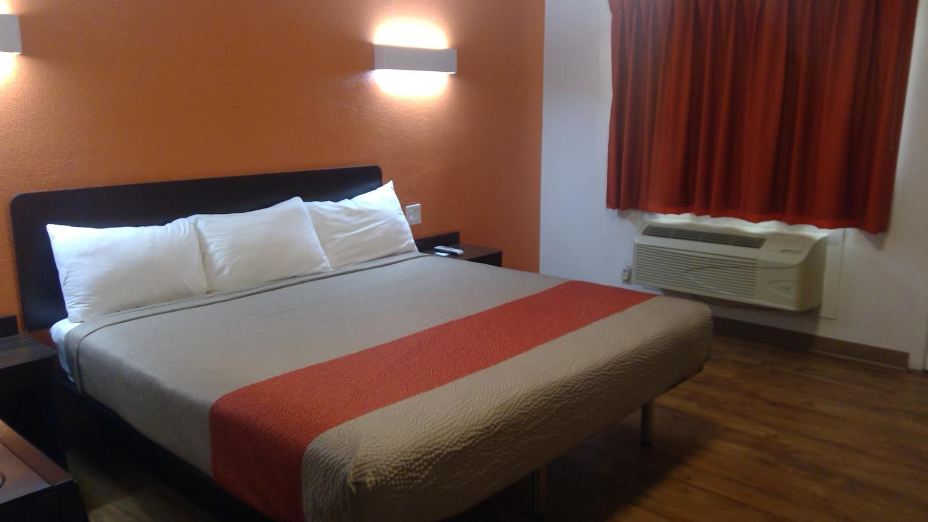 Clovis Vacations - Motel 6-Clovis, NM - Property Image 6
