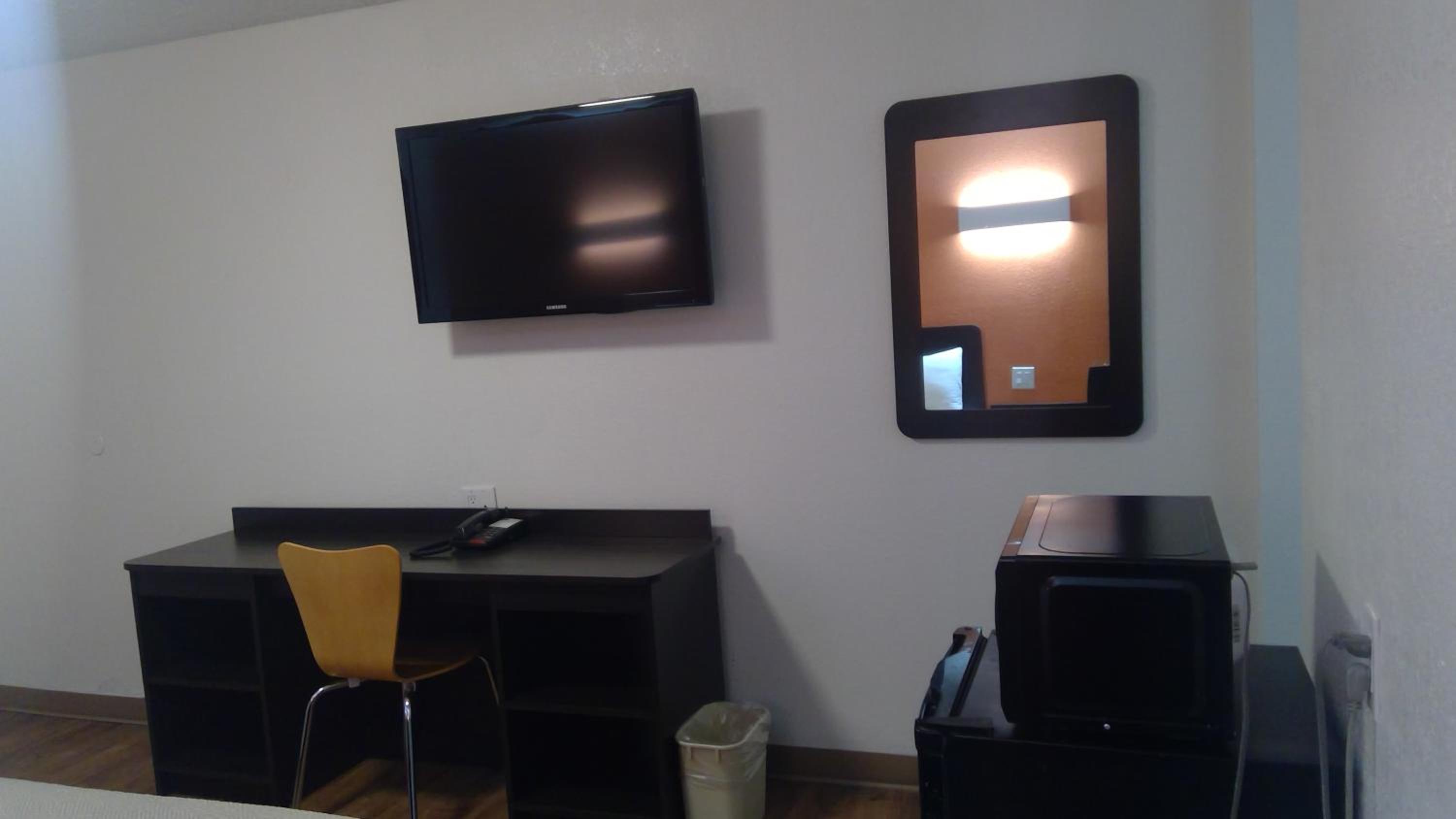 Clovis Vacations - Motel 6-Clovis, NM - Property Image 8