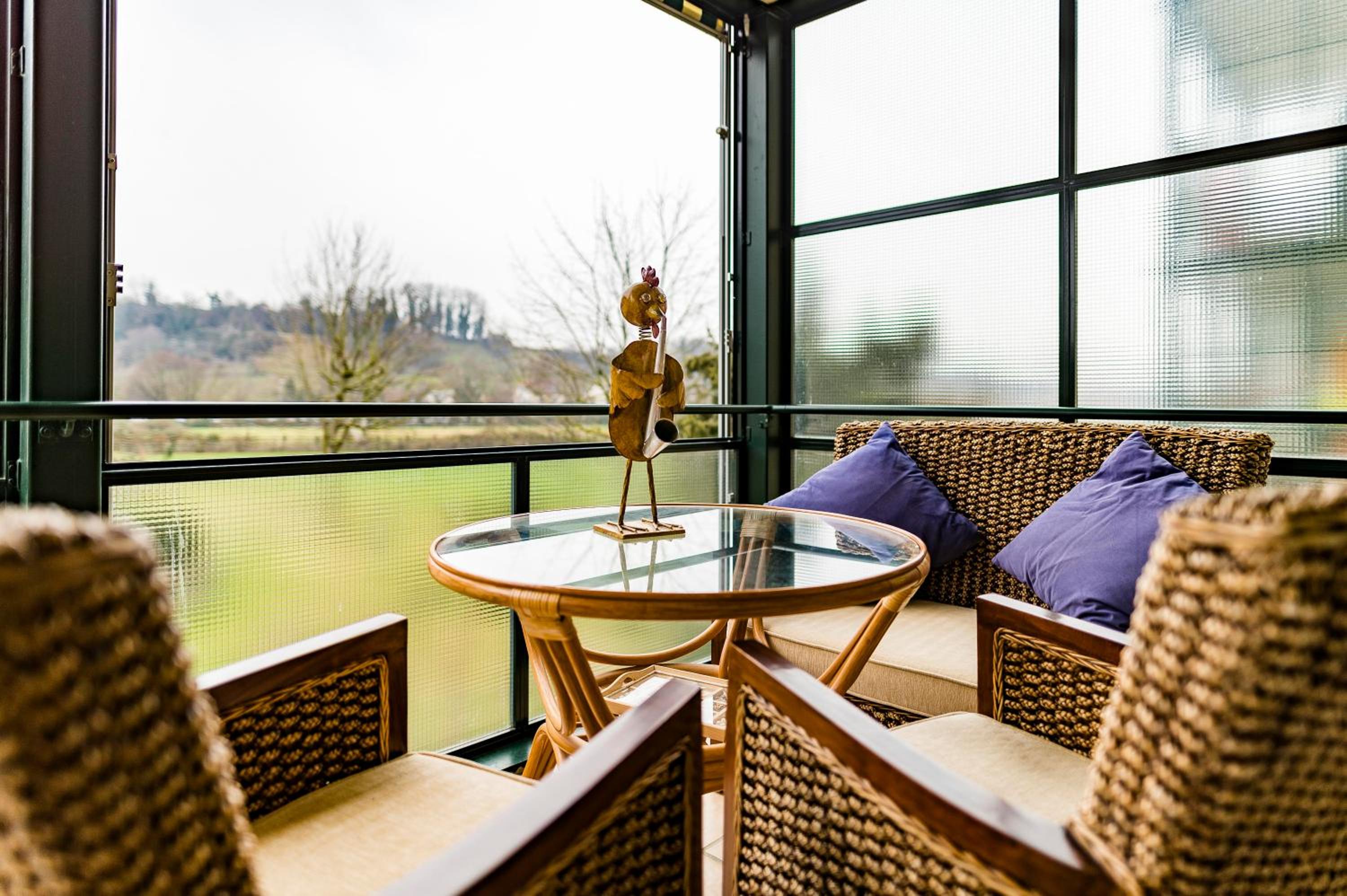Modern, Cozy Large Apartment with Terrace in Basel- Allschwil