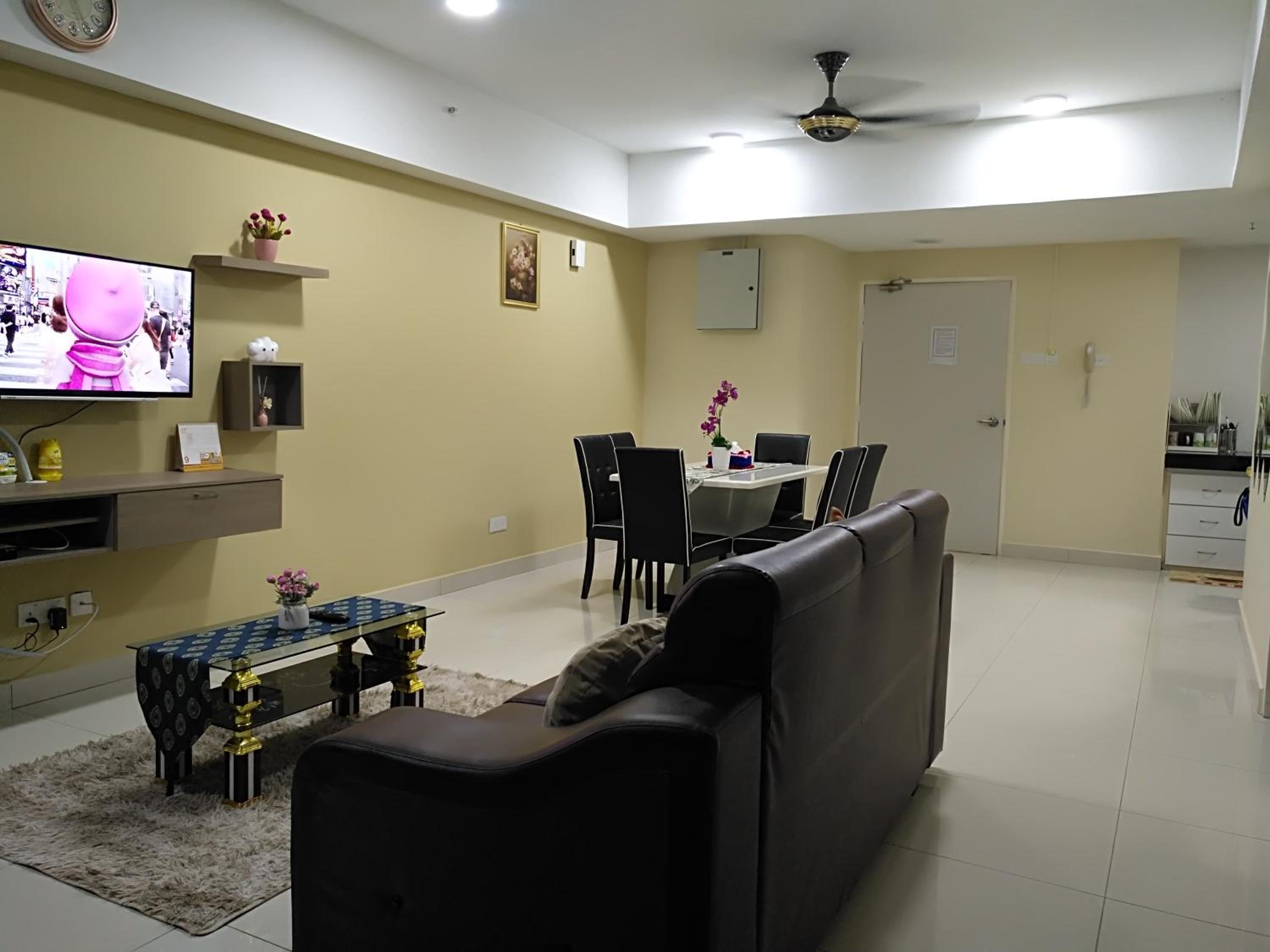 Ayu Homestay DPerdana Apartment