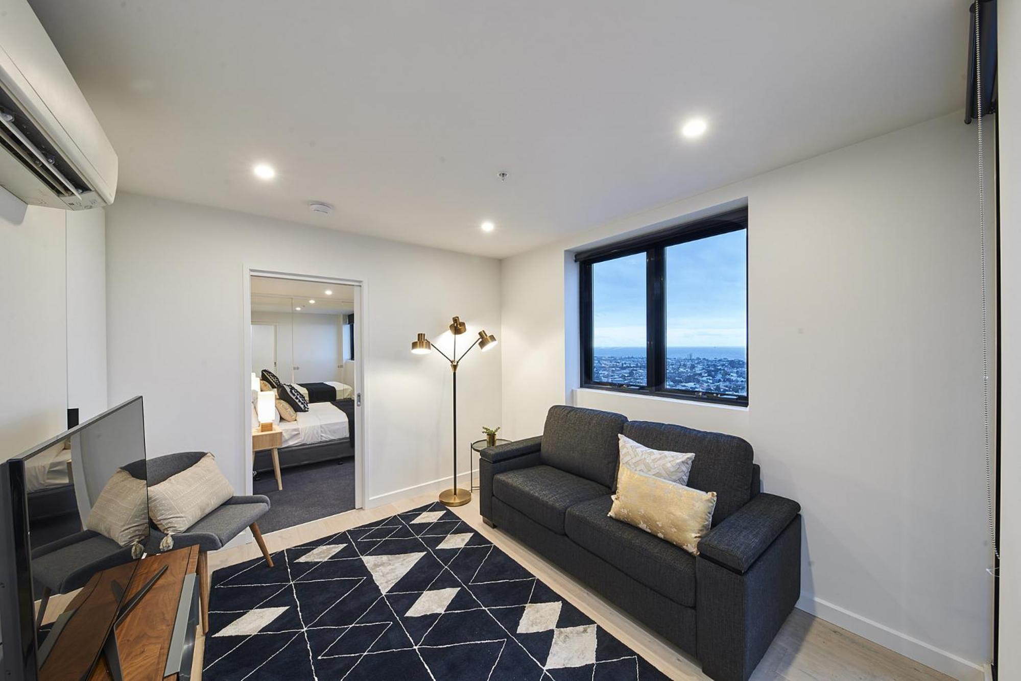 Mega Style Apartments The International view 4